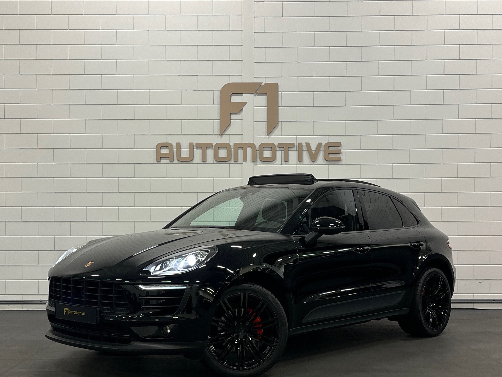 Porsche Macan 2.0 252PK Panorama|ACC|Trekhaak|21”|Alcantara 38509495-0.jpg | F1 Automotive