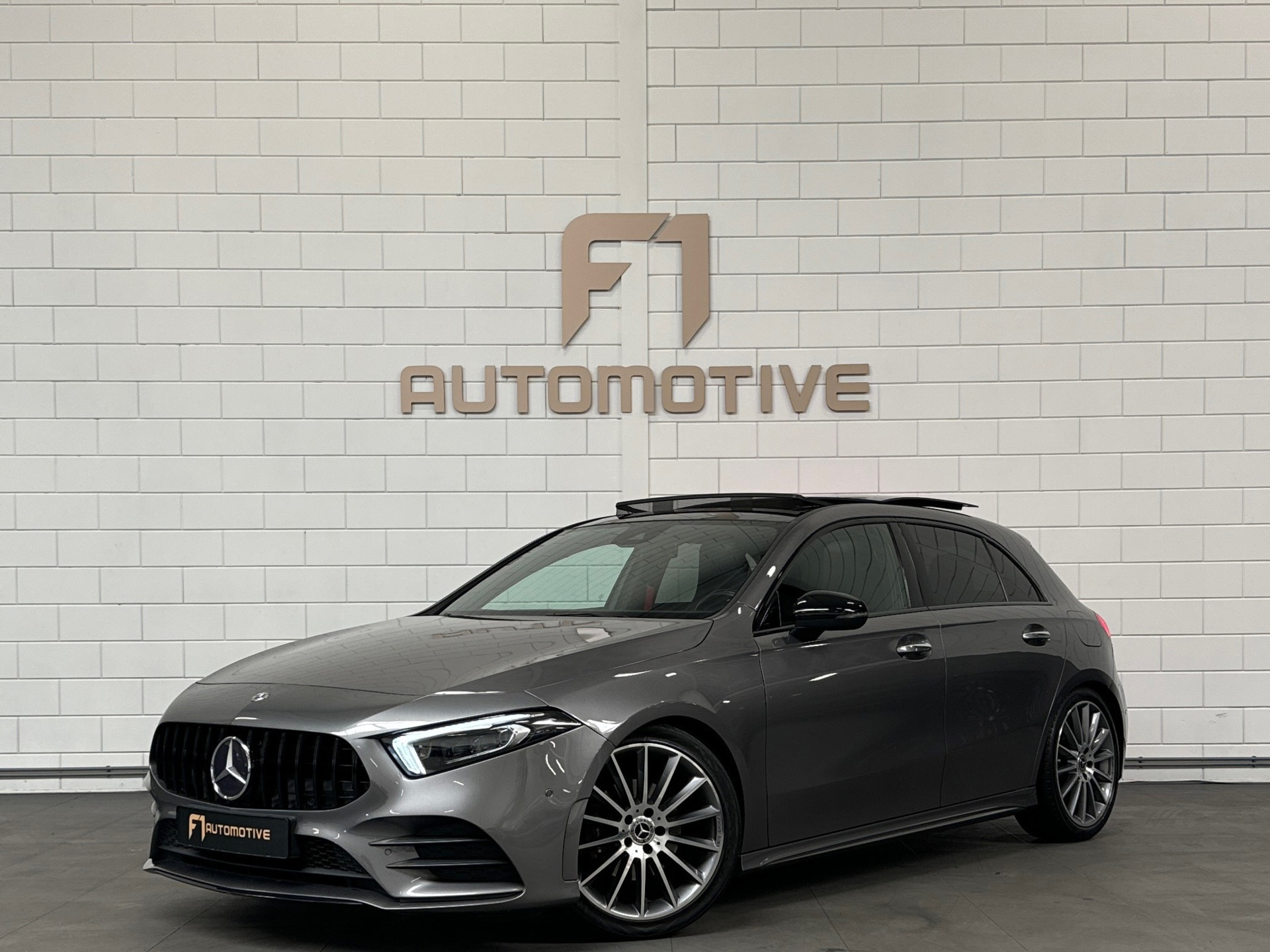 Mercedes-Benz A-Klasse 200 AMG Pano|Memory|Sfeer|Leer|Keyless 44168270-0.jpg | F1 Automotive