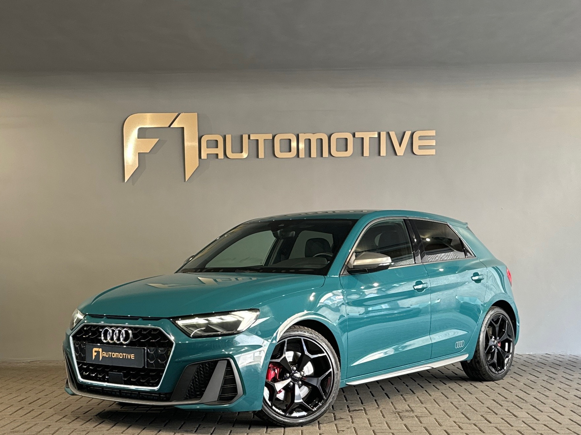 Audi A1 Sportback 40 TFSI 3X S Line B&O|Keyless|Camera|Sfeer 44490558-0.jpg | F1 Automotive
