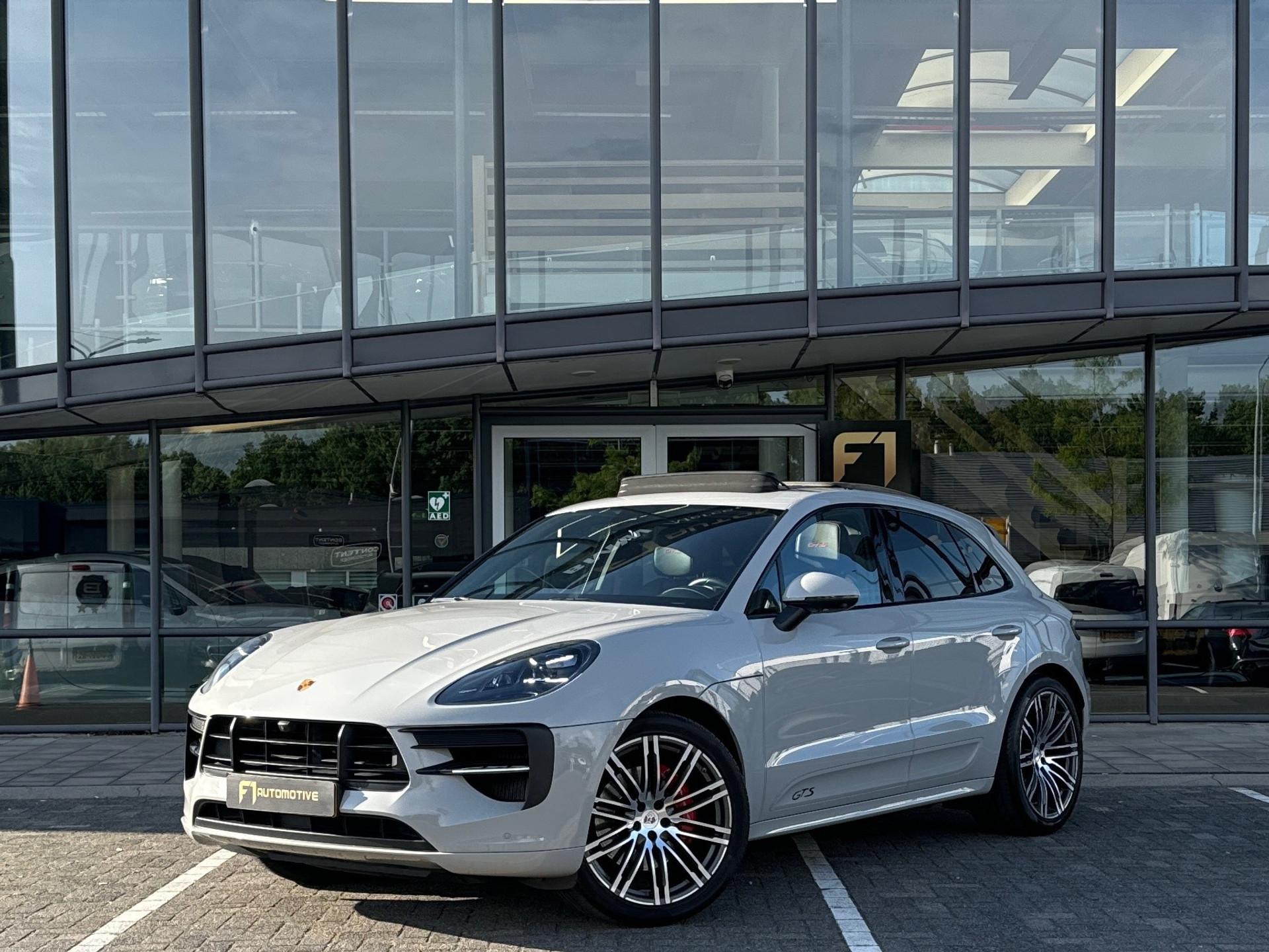 Porsche Macan 2.9 GTS Pano|Sportdesign|Chrono|Luchtv|Trekhaak 44711397-0.jpg | F1 Automotive
