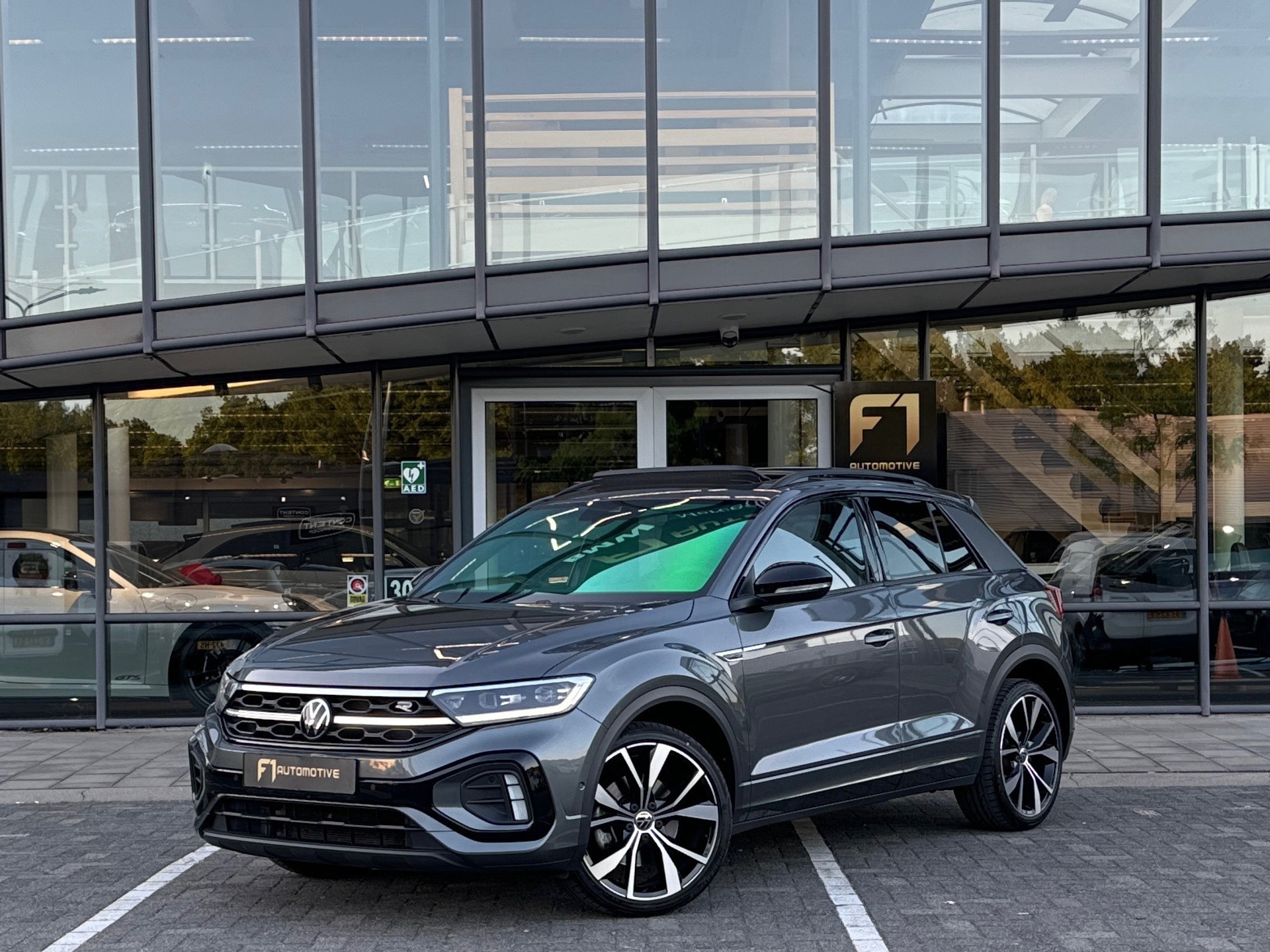 Volkswagen T-Roc 1.5 TSI R-Line Pano|IQ|Beats|Keyl|Leer|Memory 44944815-0.jpg | F1 Automotive