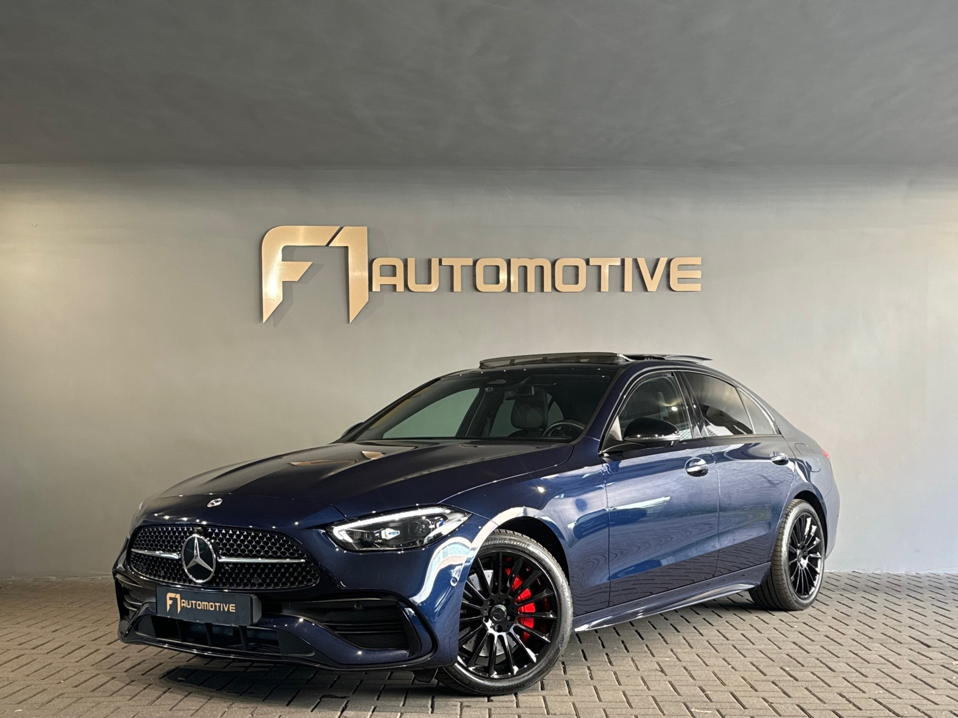 Mercedes-Benz C-Klasse 300 e AMG Pano|Burm|Memory|360cam|HuD 44999899-0.jpg | F1 Automotive