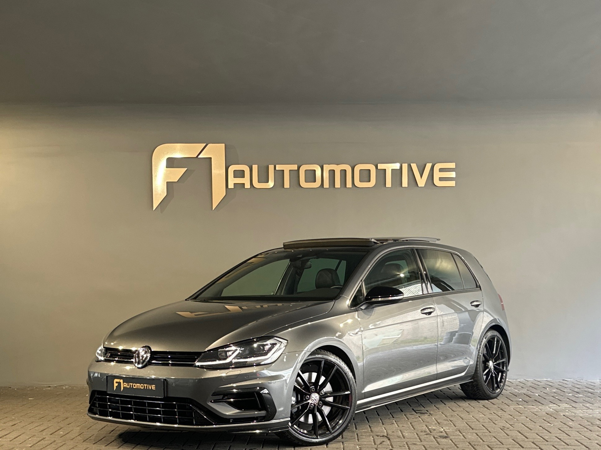 Volkswagen Golf 2.0 TSI 4M R Pano|Keyle|Leer|Virtual|Milltek 45593140-0.jpg | F1 Automotive