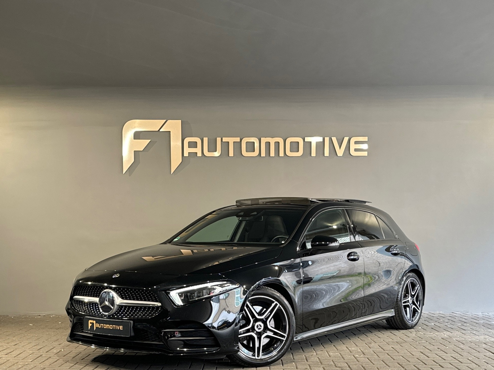 Mercedes-Benz A-Klasse 220 AMG Pano|Memory|Sfeer|Nightpakket 45593508-0.jpg | F1 Automotive