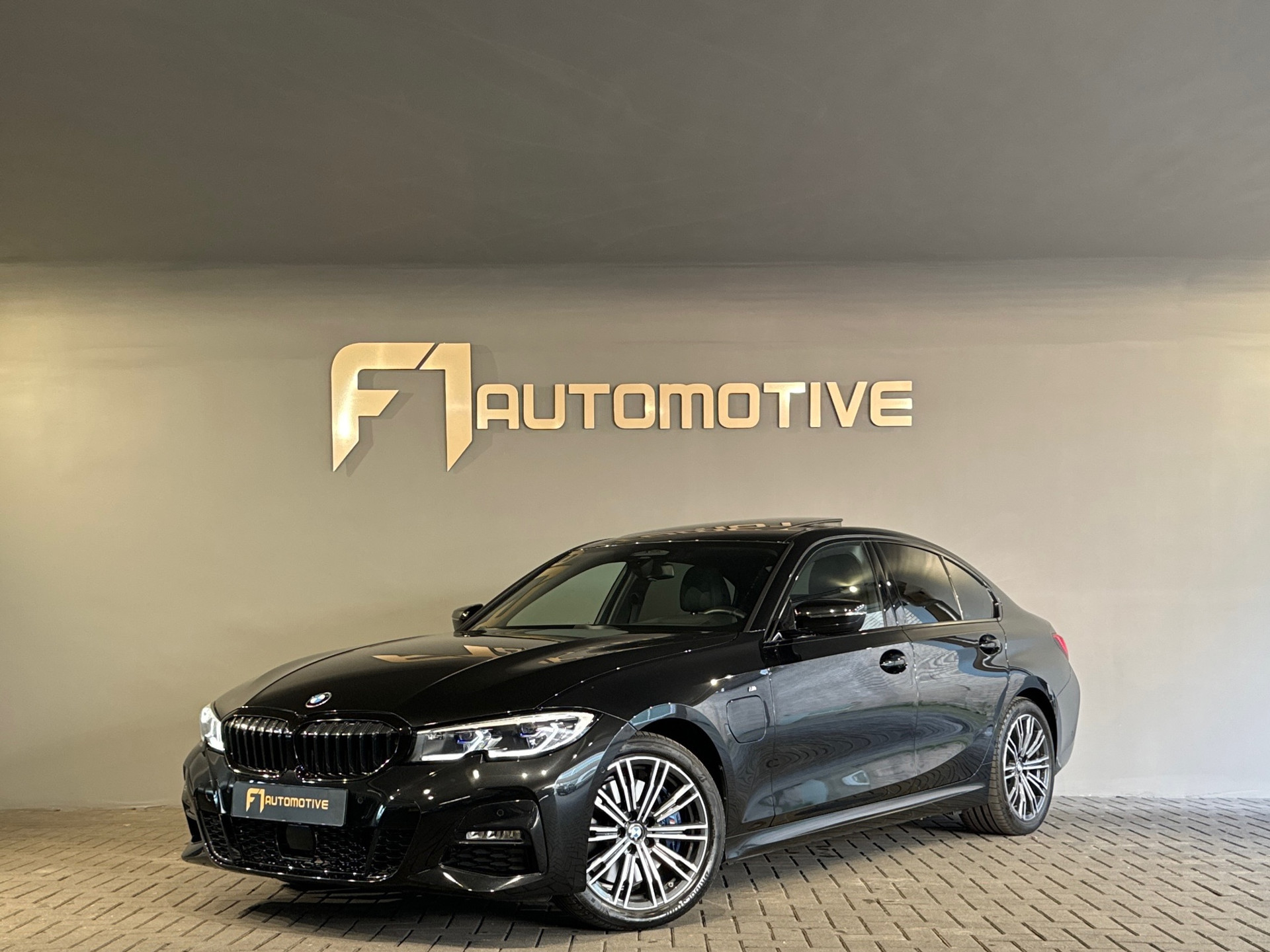 BMW 3 Serie 330e High Executive M Sport Pano|HuD|ACC|Laser 45839784-0.jpg | F1 Automotive