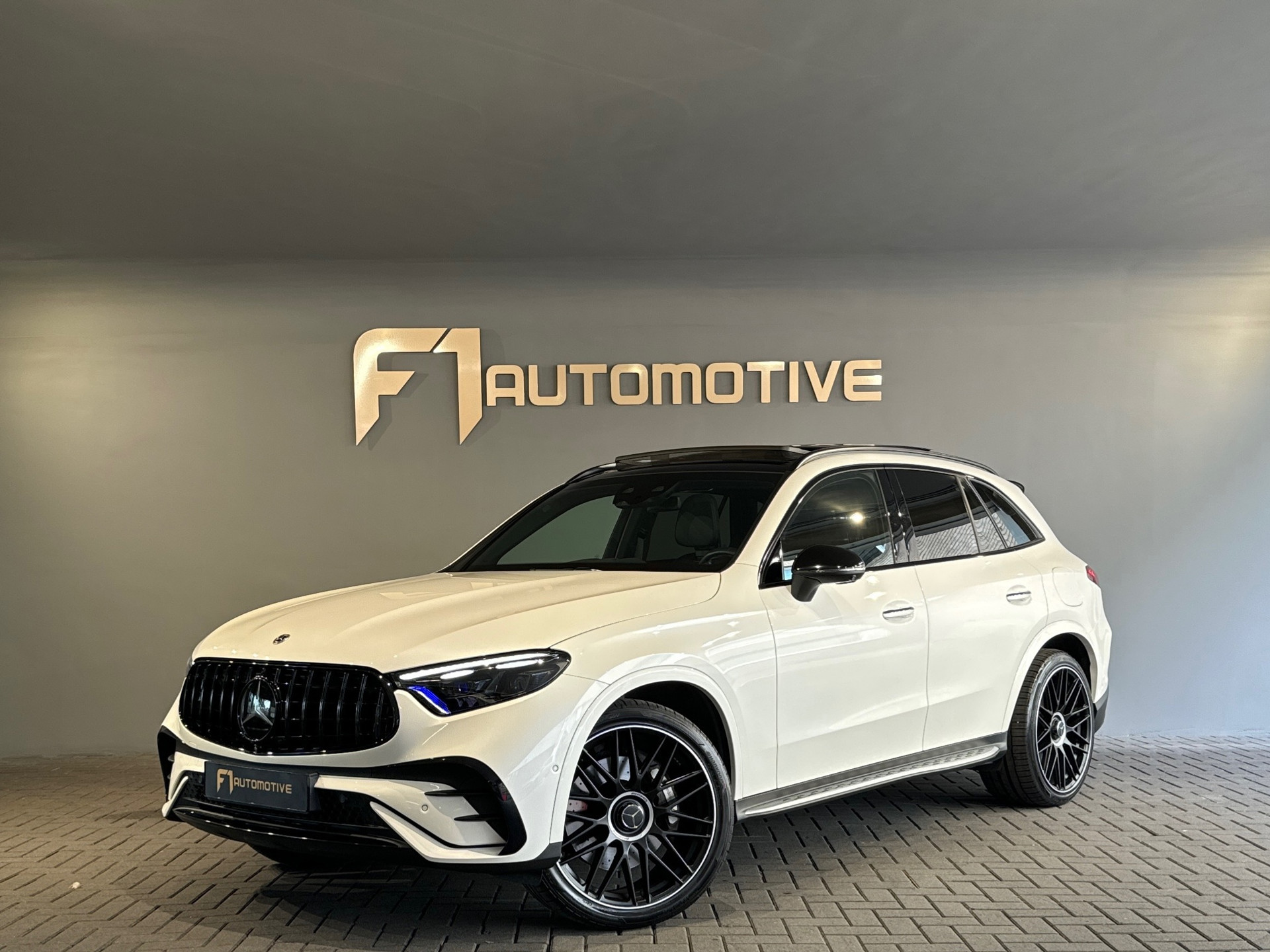 Mercedes-Benz GLC 400e 4Matic AMG Pano|HuD|Luchtvering 45839907-0.jpg | F1 Automotive