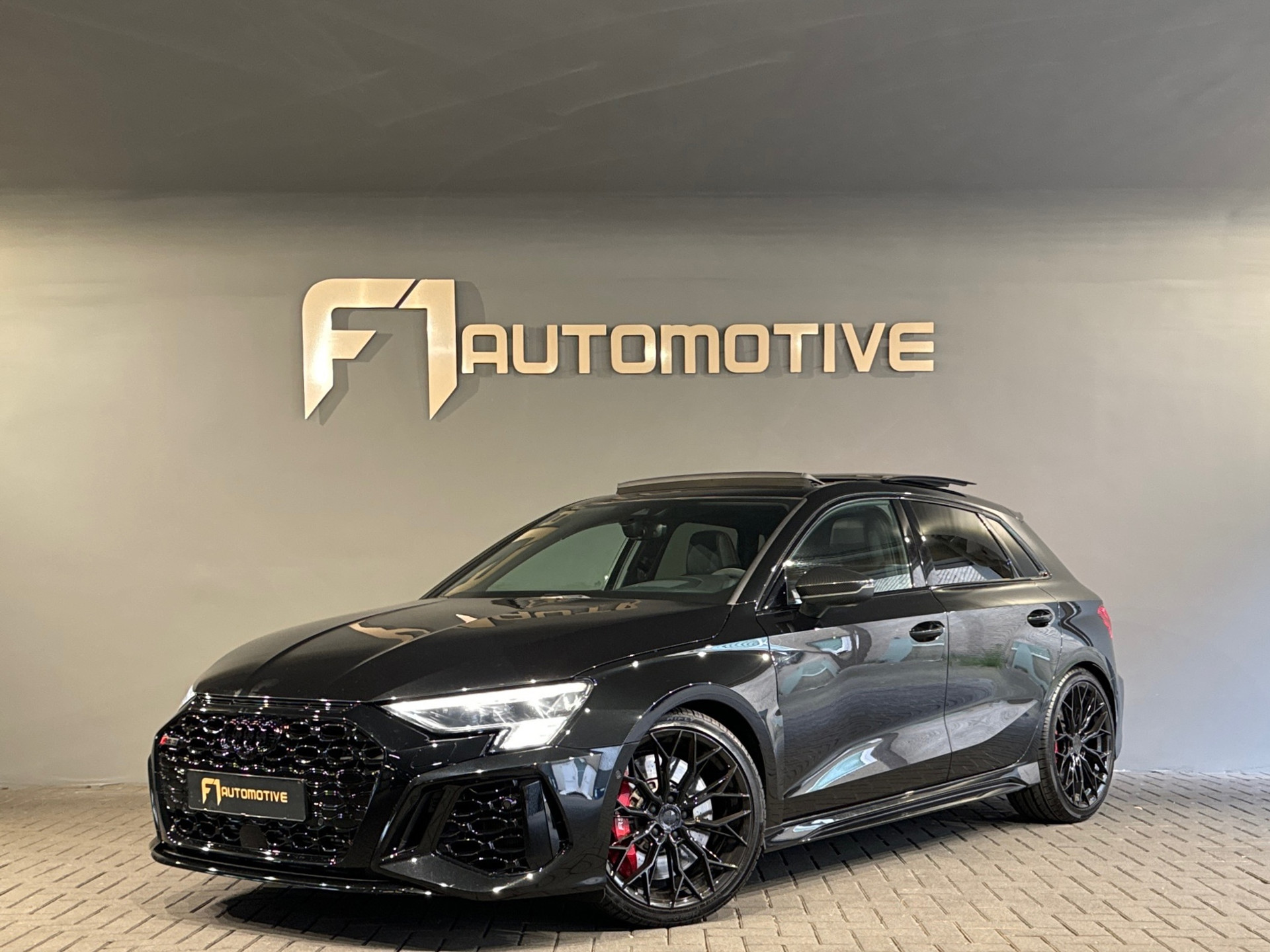 Audi RS3 Sportback 2.5 TFSI Quattro Pano|B&O|HuD|Keyl|Carbon 46190153-0.jpg | F1 Automotive