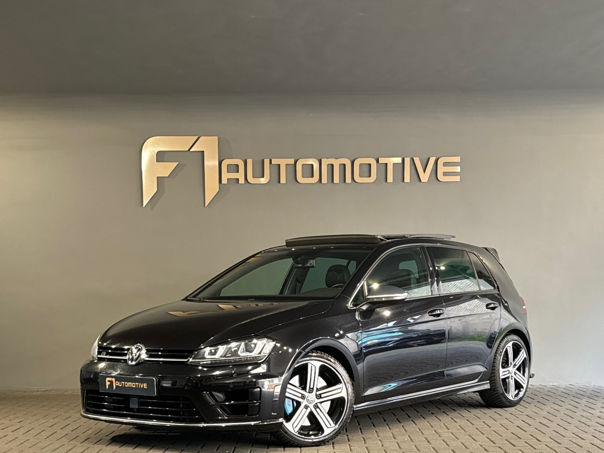 Volkswagen Golf 2.0 TSI R 4Motion Pano|Leer|Discover Pro|DCC 46380625-0.jpg | F1 Automotive