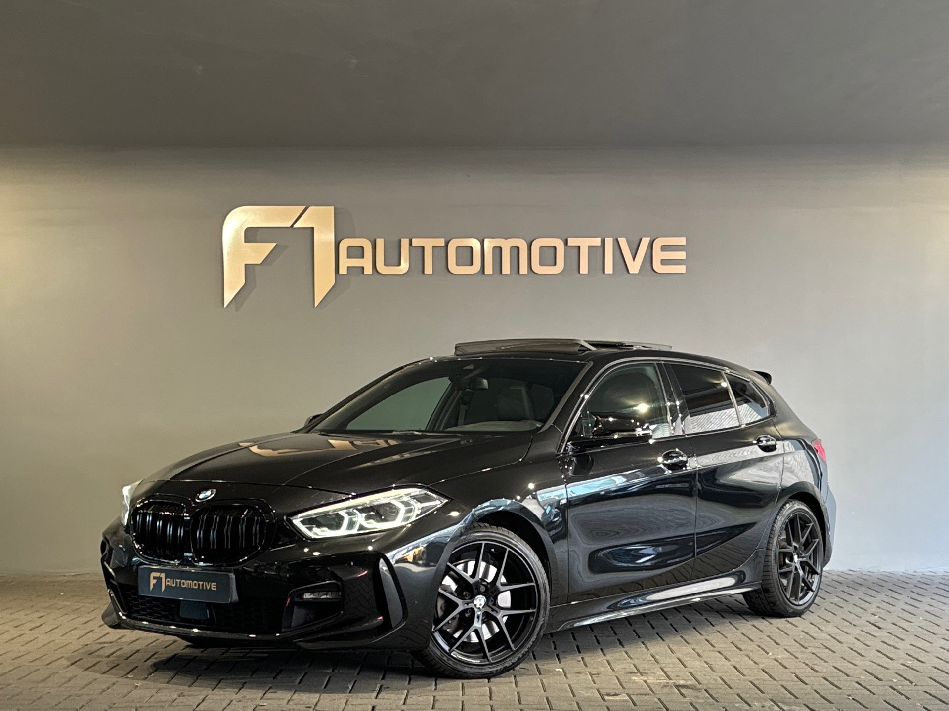 BMW 1 Serie 120i Executive M Sport Pano|Sfeer|Keyles|HeadUp 46524577-0.jpg | F1 Automotive