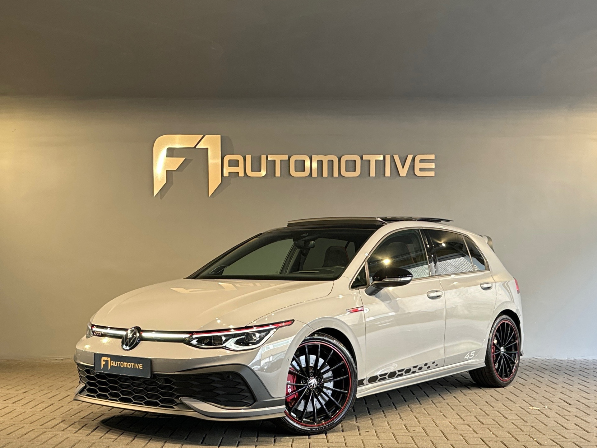 Volkswagen Golf 2.0 TSI GTI Clubsport 45 Jahre Pano|HuD|Akra 47025020-0.jpg | F1 Automotive