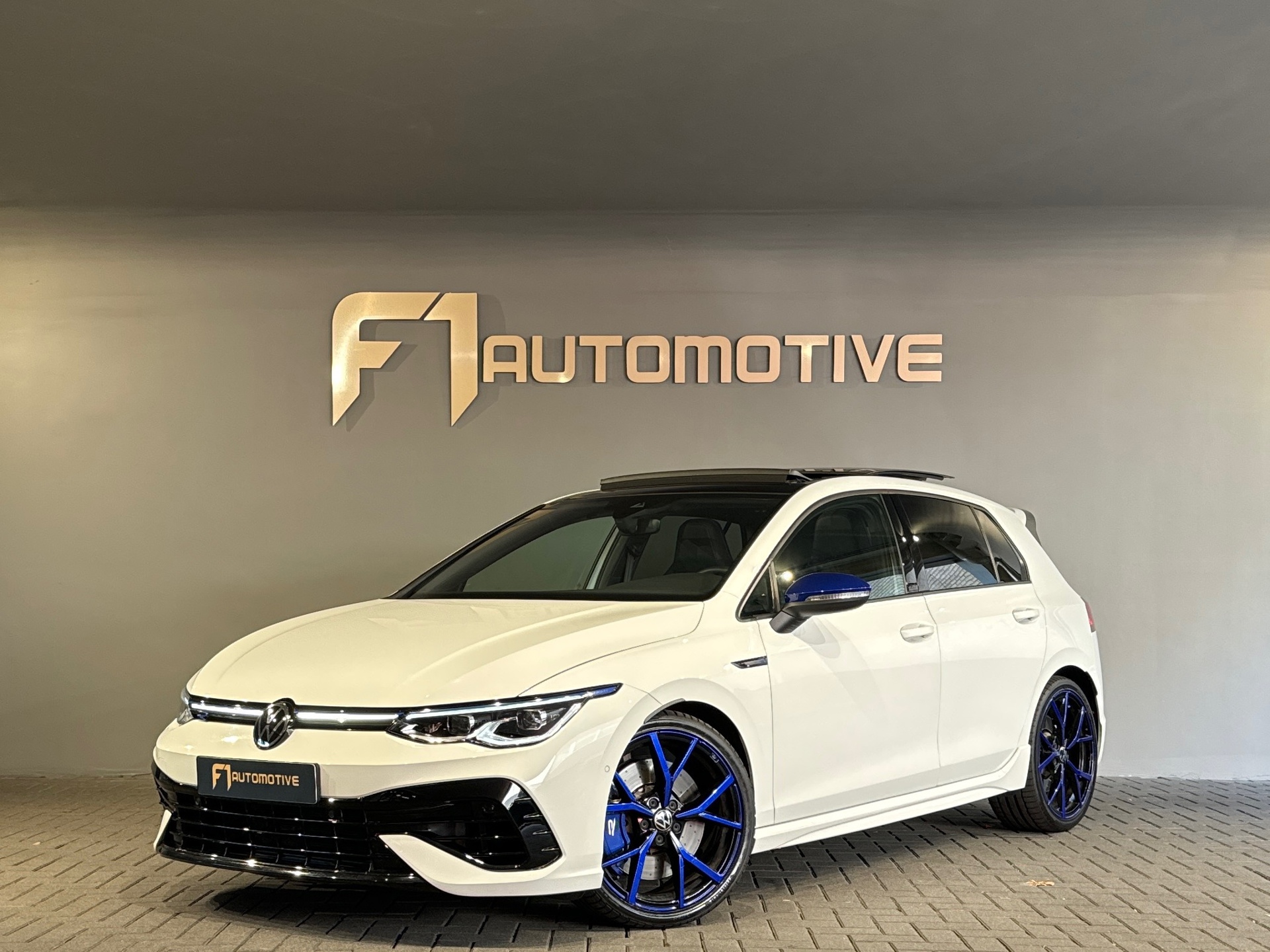 Volkswagen Golf 2.0 TSI R 4M Performance 20 Jahre Pano|Memory 47126200-0.jpg | F1 Automotive