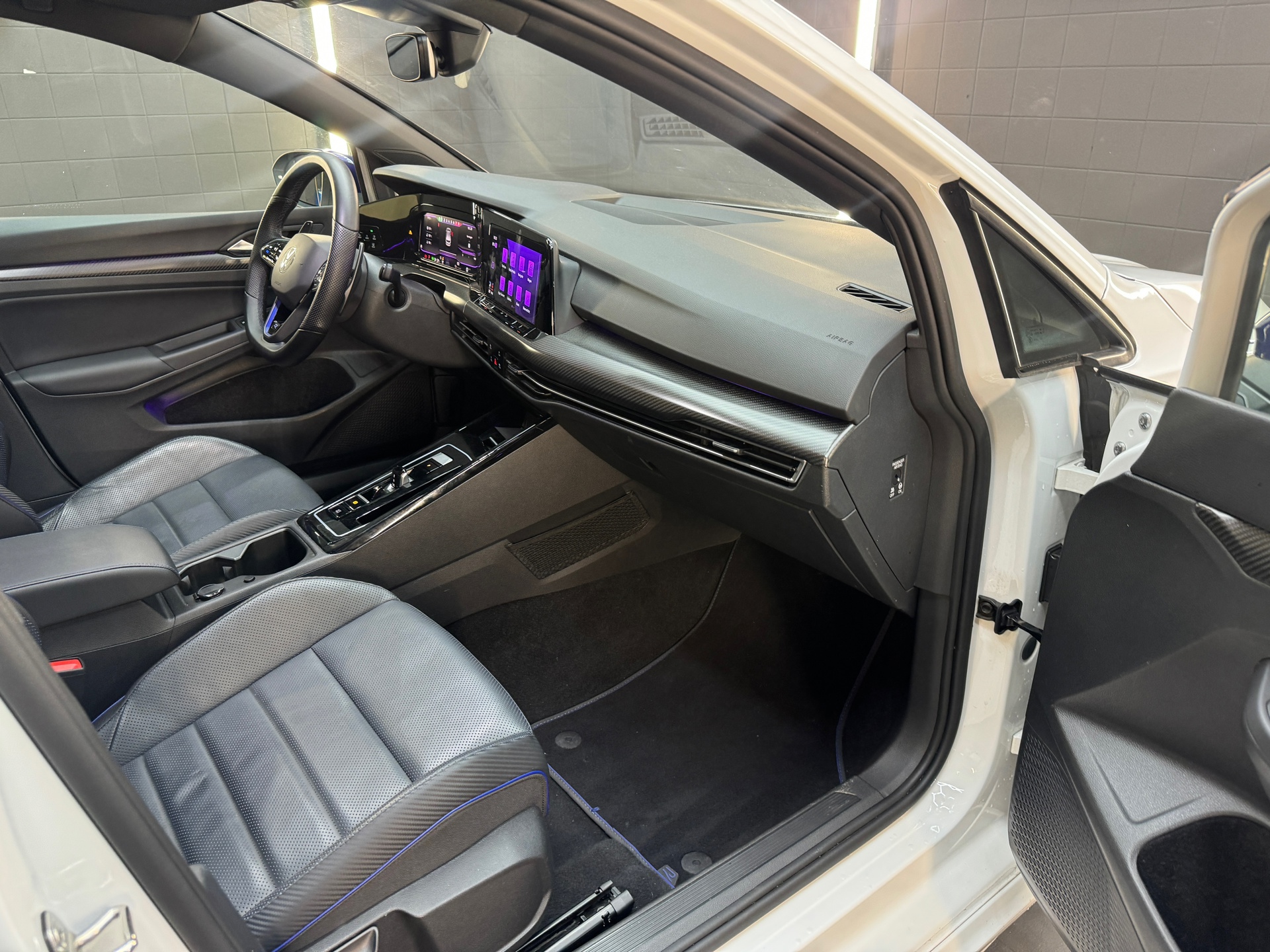 Volkswagen Golf 2.0 TSI R 4M Performance 20 Jahre Pano|Memory 47126200-35.jpg | F1 Automotive