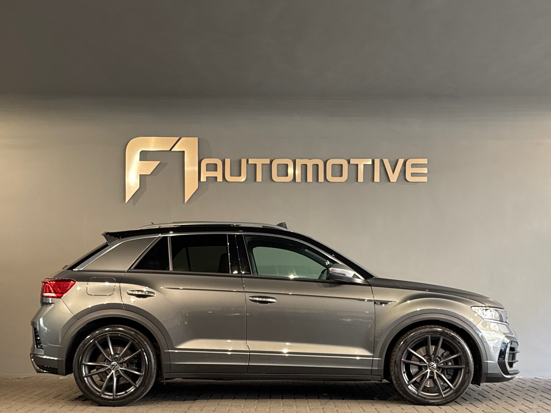 Volkswagen T-Roc 2.0 TSI 4Motion R Pano|Akra|Beats|Keyless 47657435-12.jpg | F1 Automotive