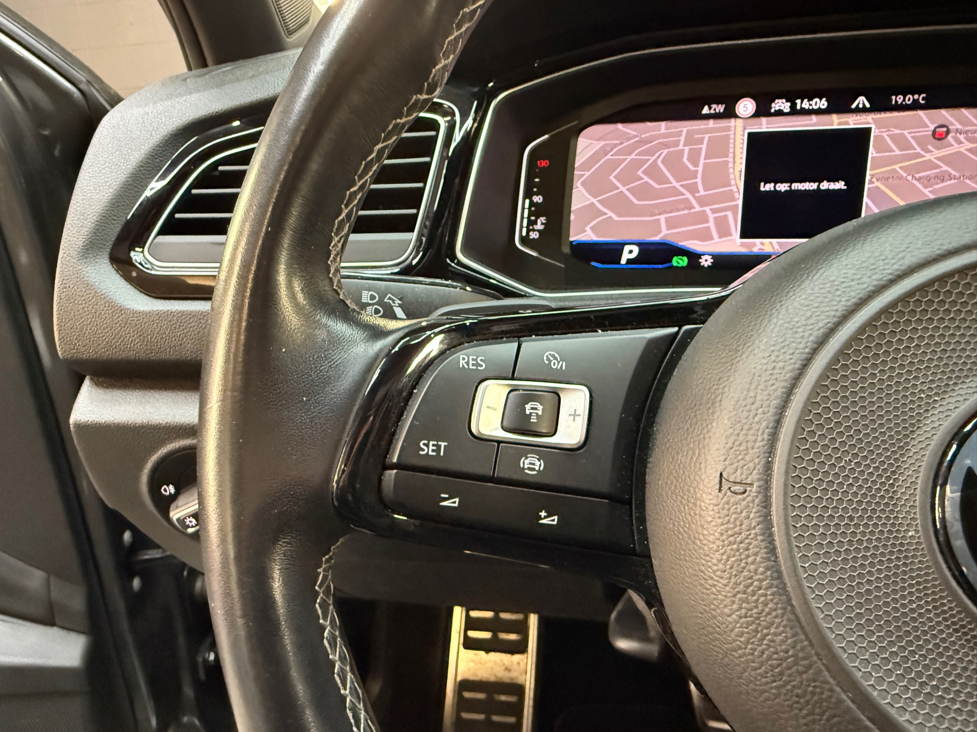 Volkswagen T-Roc 2.0 TSI 4Motion R Pano|Akra|Beats|Keyless 47657435-16.jpg | F1 Automotive