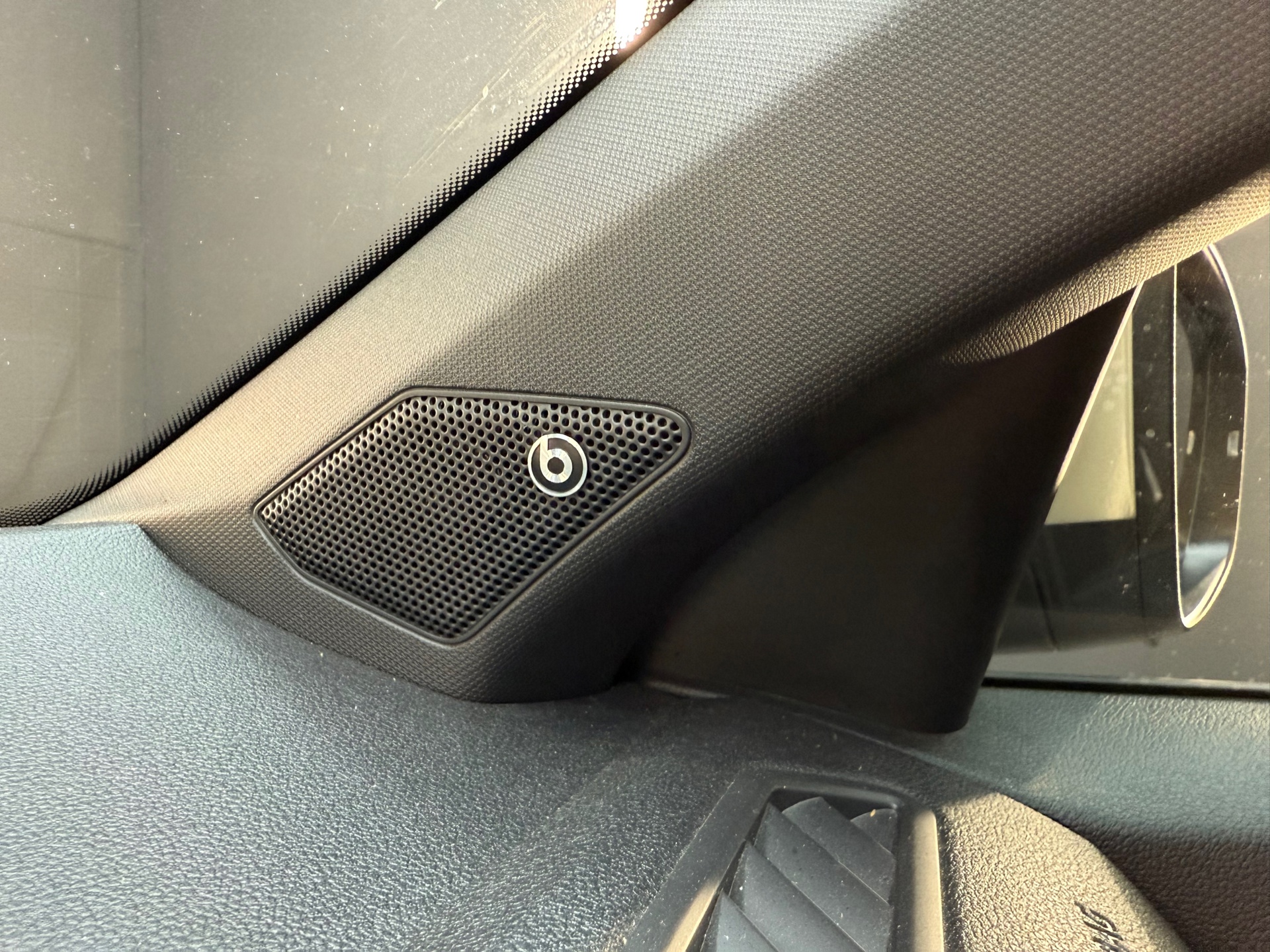 Volkswagen T-Roc 2.0 TSI 4Motion R Pano|Akra|Beats|Keyless 47657435-19.jpg | F1 Automotive