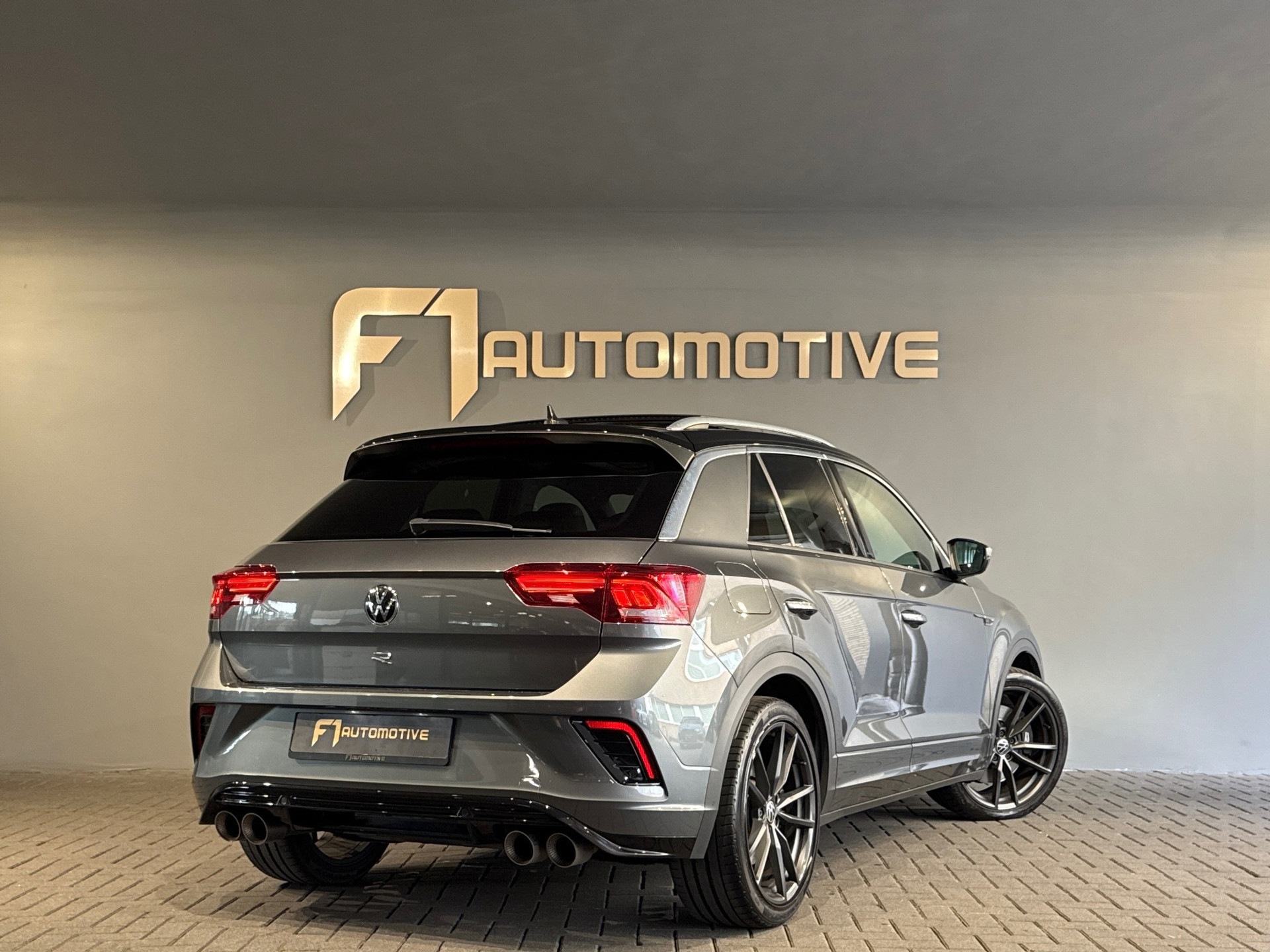 Volkswagen T-Roc 2.0 TSI 4Motion R Pano|Akra|Beats|Keyless 47657435-2.jpg | F1 Automotive