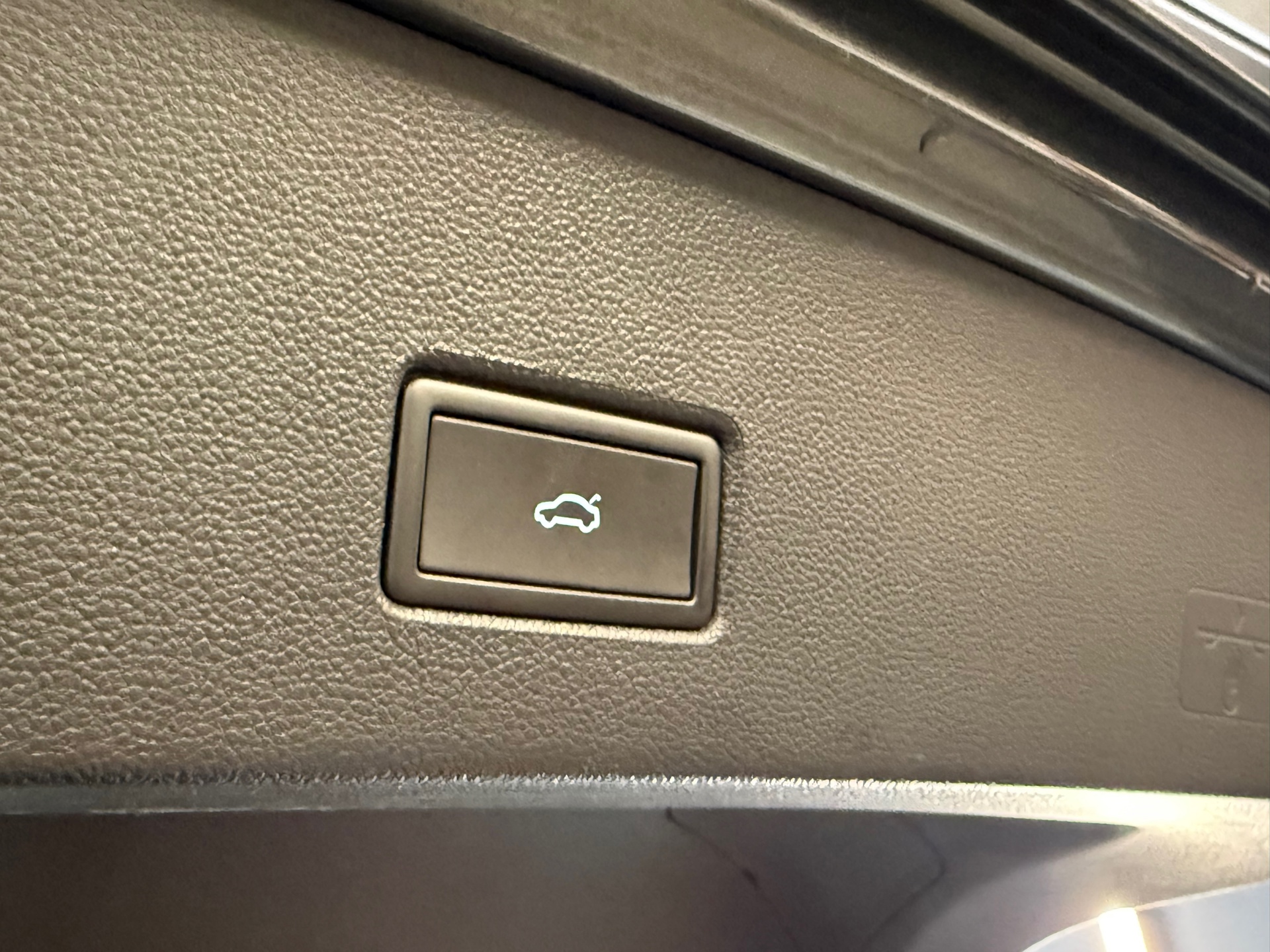Volkswagen T-Roc 2.0 TSI 4Motion R Pano|Akra|Beats|Keyless 47657435-22.jpg | F1 Automotive