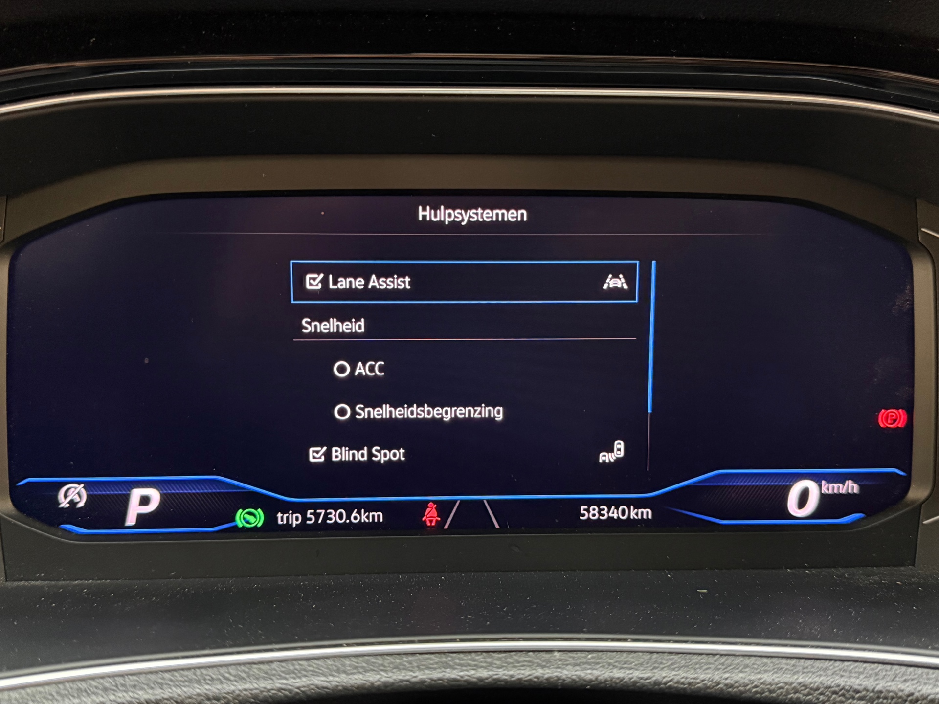 Volkswagen T-Roc 2.0 TSI 4Motion R Pano|Akra|Beats|Keyless 47657435-33.jpg | F1 Automotive