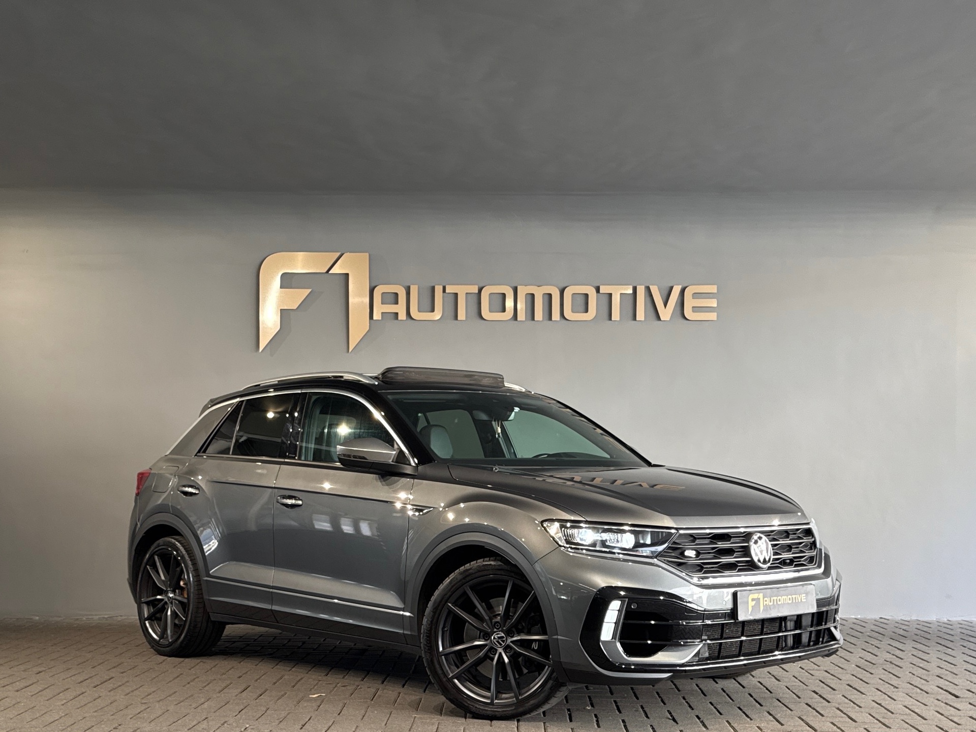 Volkswagen T-Roc 2.0 TSI 4Motion R Pano|Akra|Beats|Keyless 47657435-7.jpg | F1 Automotive
