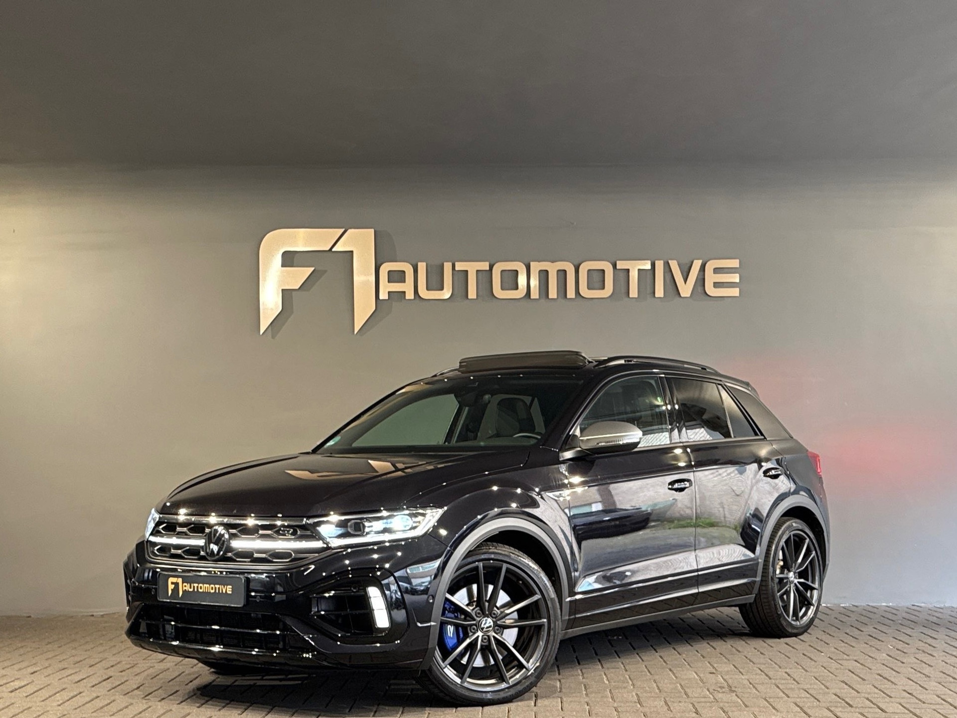 Volkswagen T-Roc 2.0 TSI 4Motion R Pano|Akra|IQ|Keyless|DCC 47787336-0.jpg | F1 Automotive