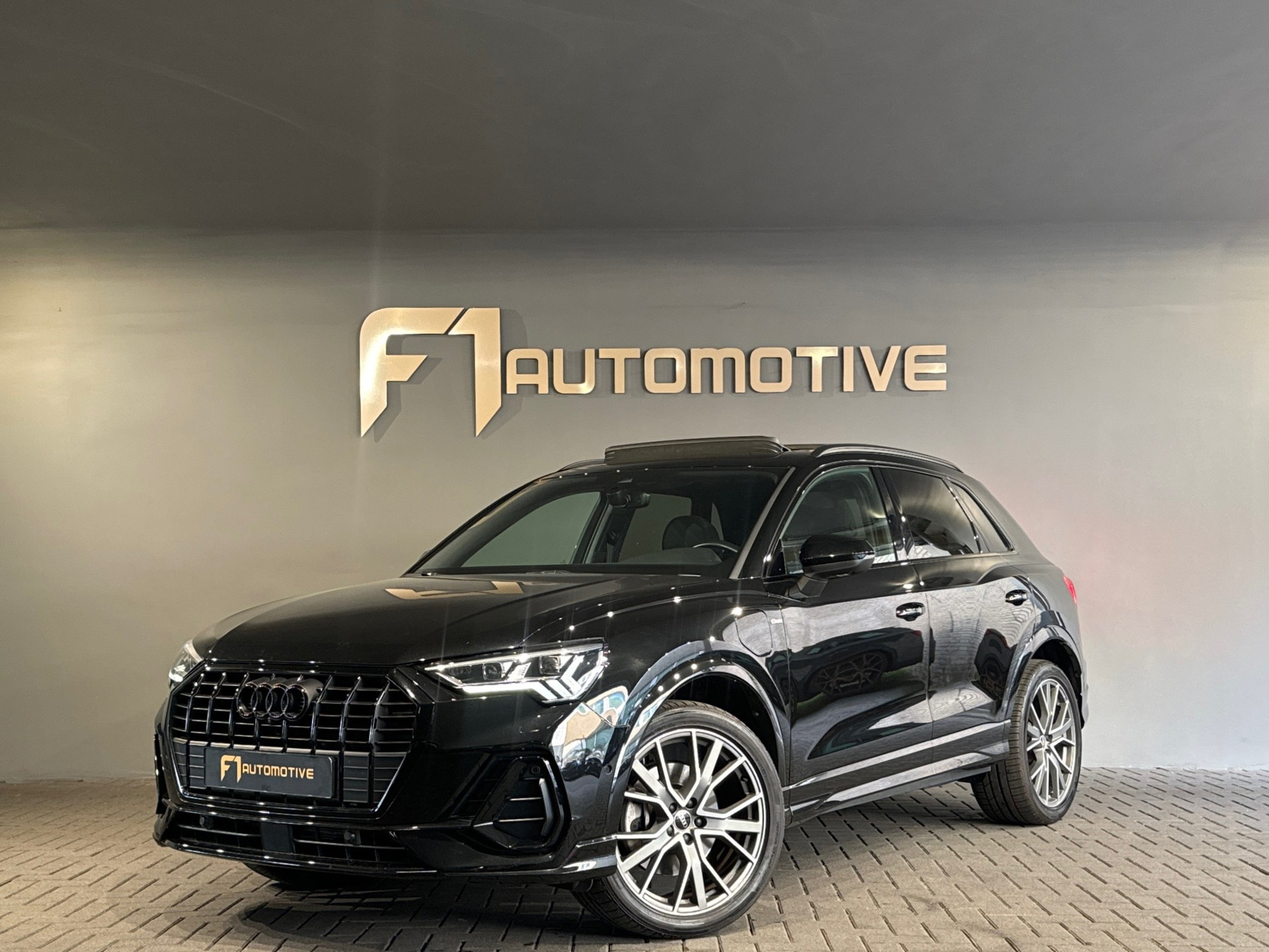 Audi Q3 45 TFSI e 2X S-Line Pano|Sfeer|B&O|Keyles|360|Trekhaak 48065767-0.jpg | F1 Automotive