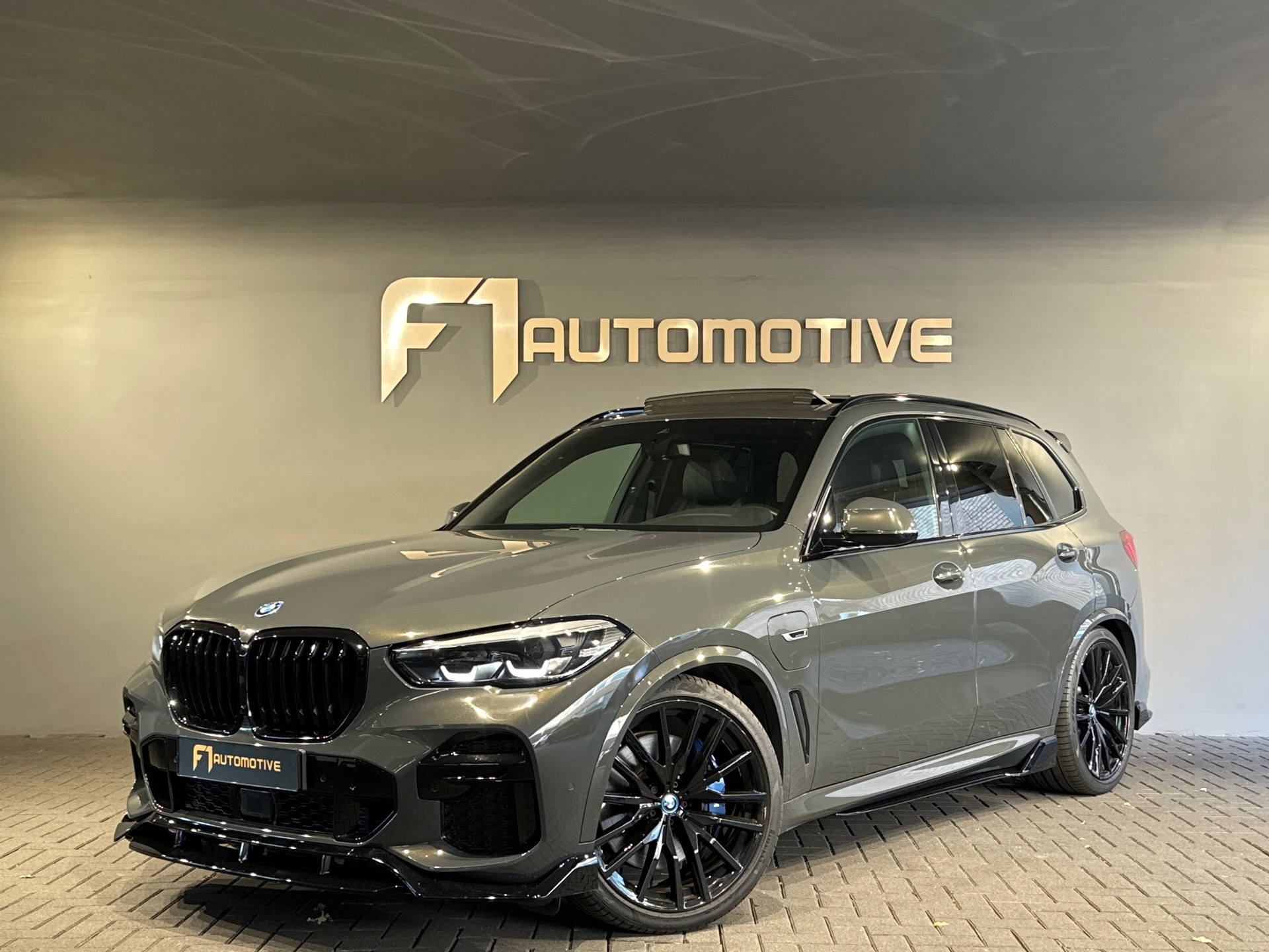 BMW X5 XDrive45e M Sport Pano|Memory|Trekhaak|Sfeer|Dravit 48135288-0.jpg | F1 Automotive