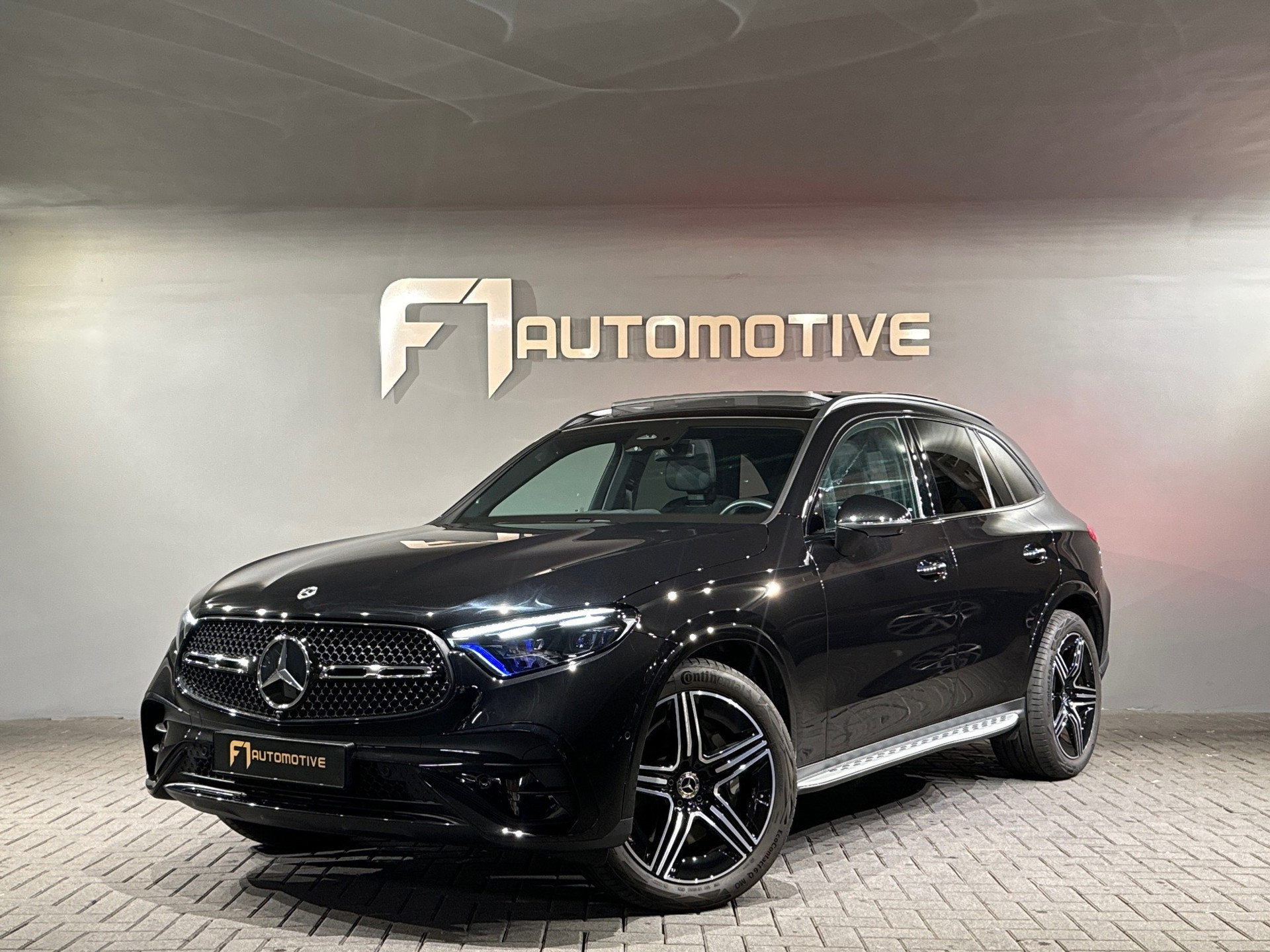 Mercedes-Benz GLC 200 4MATIC AMG Pano|Memory|Keyless 48356608-0.jpg | F1 Automotive