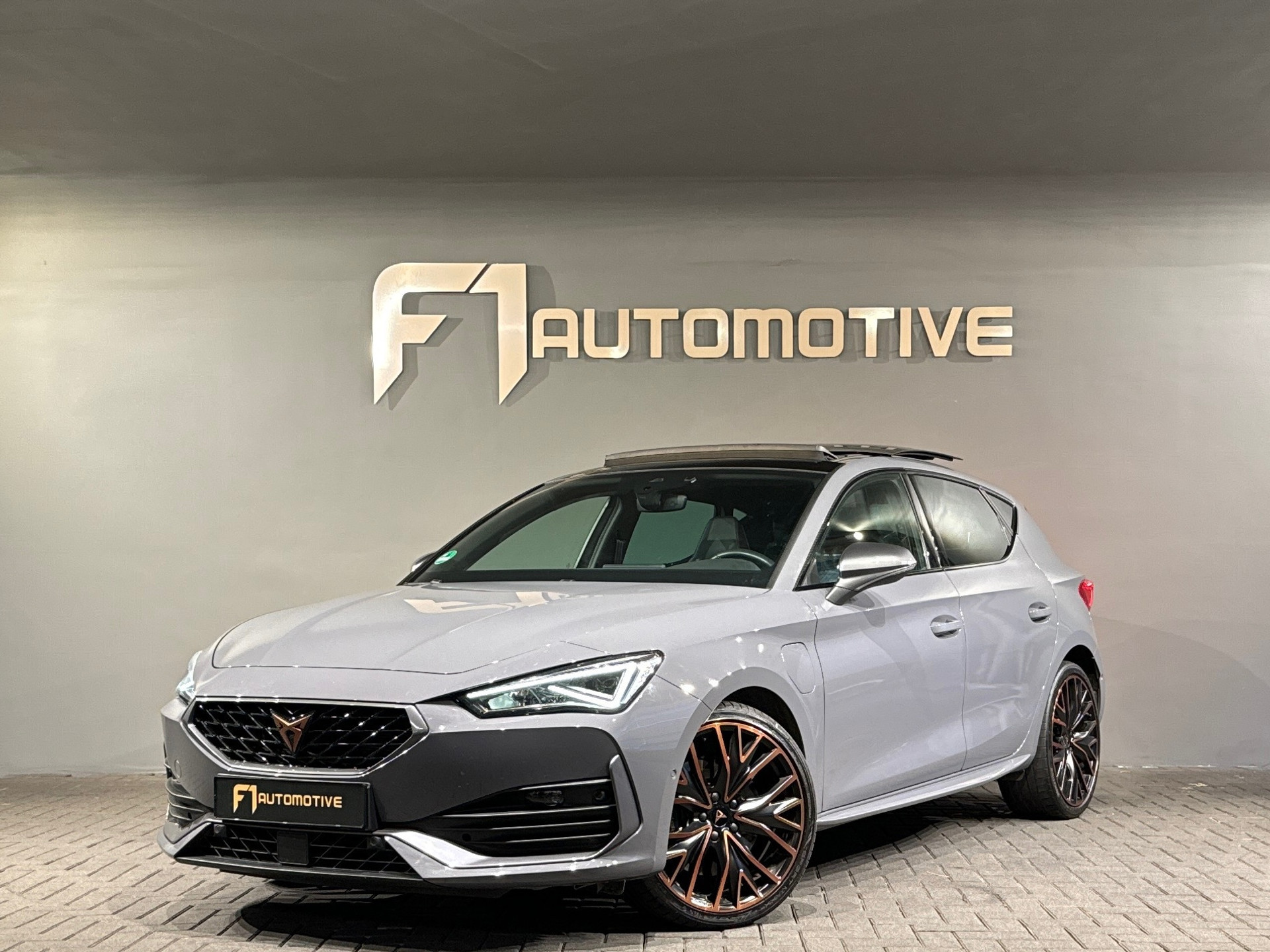 CUPRA Leon 1.4 e-Hybrid VZ Performance Copper Pano|Sfeer|VOL 48387229-0.jpg | F1 Automotive