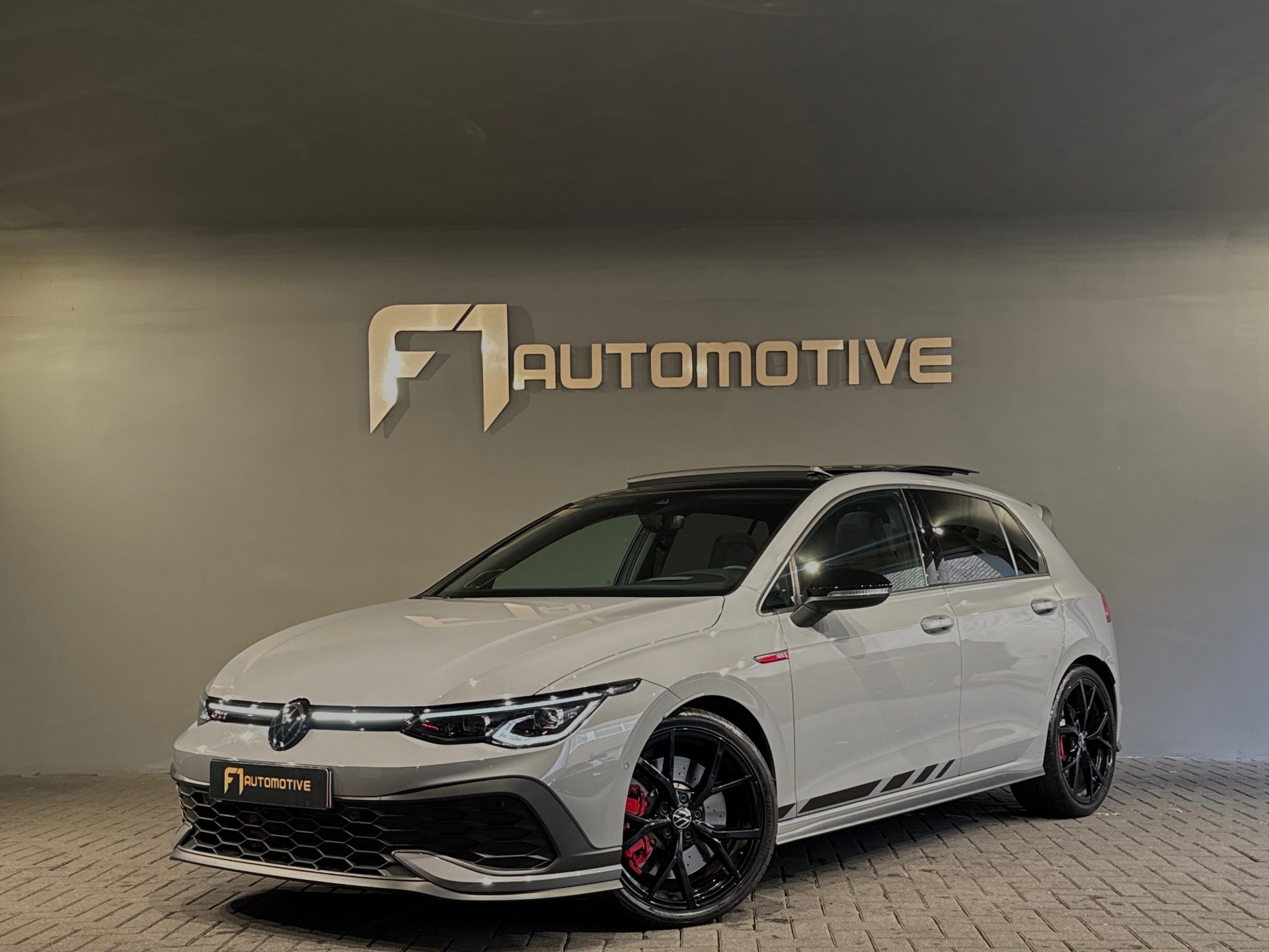 Volkswagen Golf 2.0 TSI GTI Clubsport Pano|HuD|H/K|IQ|Sfeer 48810622-0.jpg | F1 Automotive