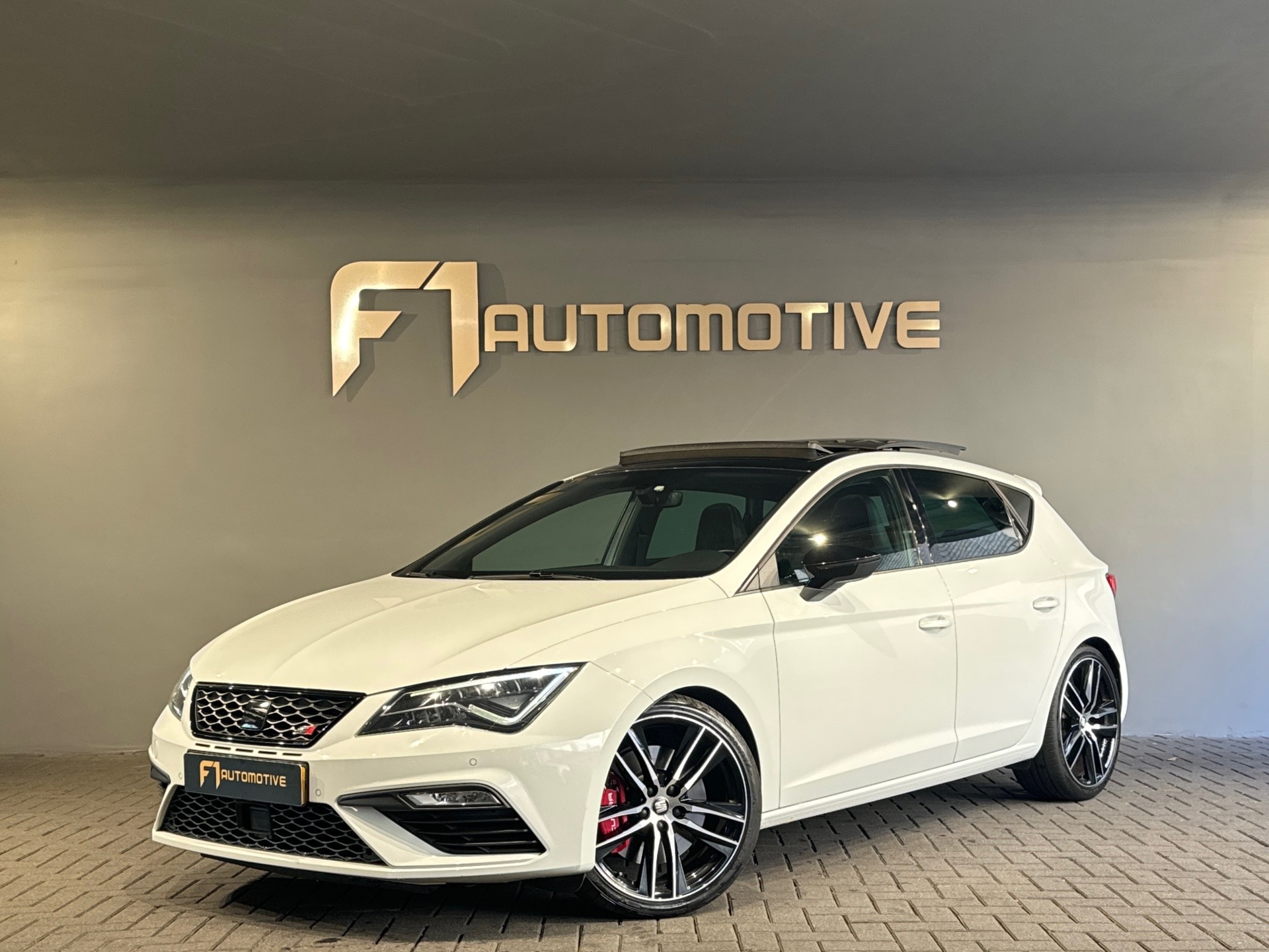SEAT Leon 2.0 TSI CUPRA Pano|Keyless|Beats|Sfeer|Kuip|Camera 48991654-0.jpg | F1 Automotive