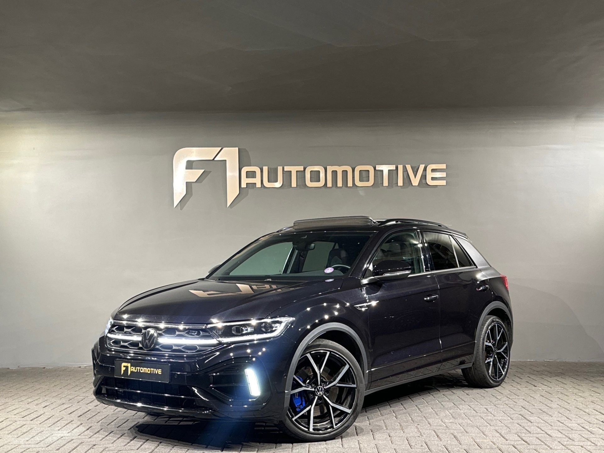 Volkswagen T-Roc 2.0 TSI 4Motion R Pano|Akra|IQ|Keyless|ACC 49114384-0.jpg | F1 Automotive