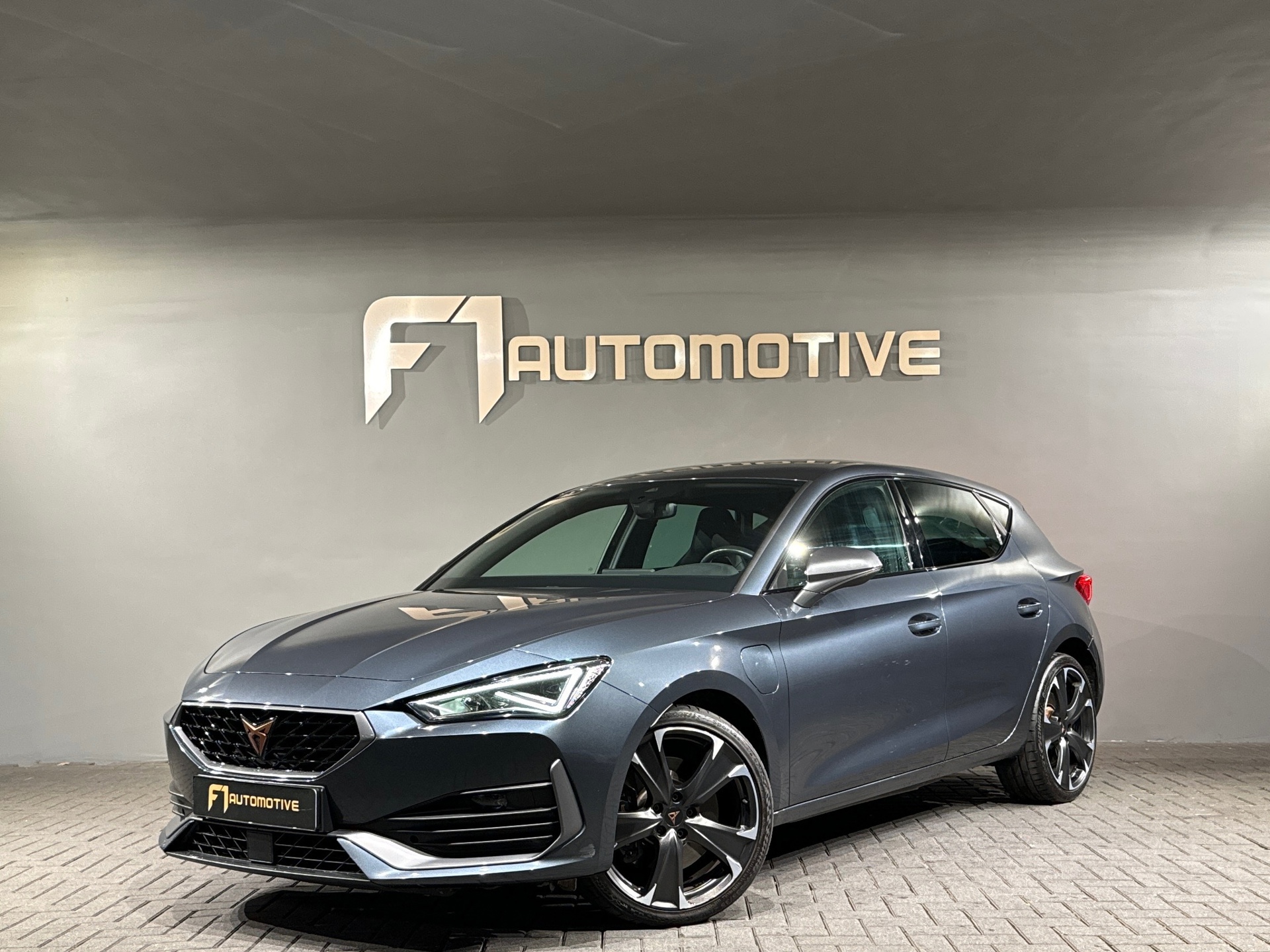 CUPRA Leon 1.4 e-Hybrid VZ Sfeerverlichting|ACC|Lane|CarPlay 49183934-0.jpg | F1 Automotive