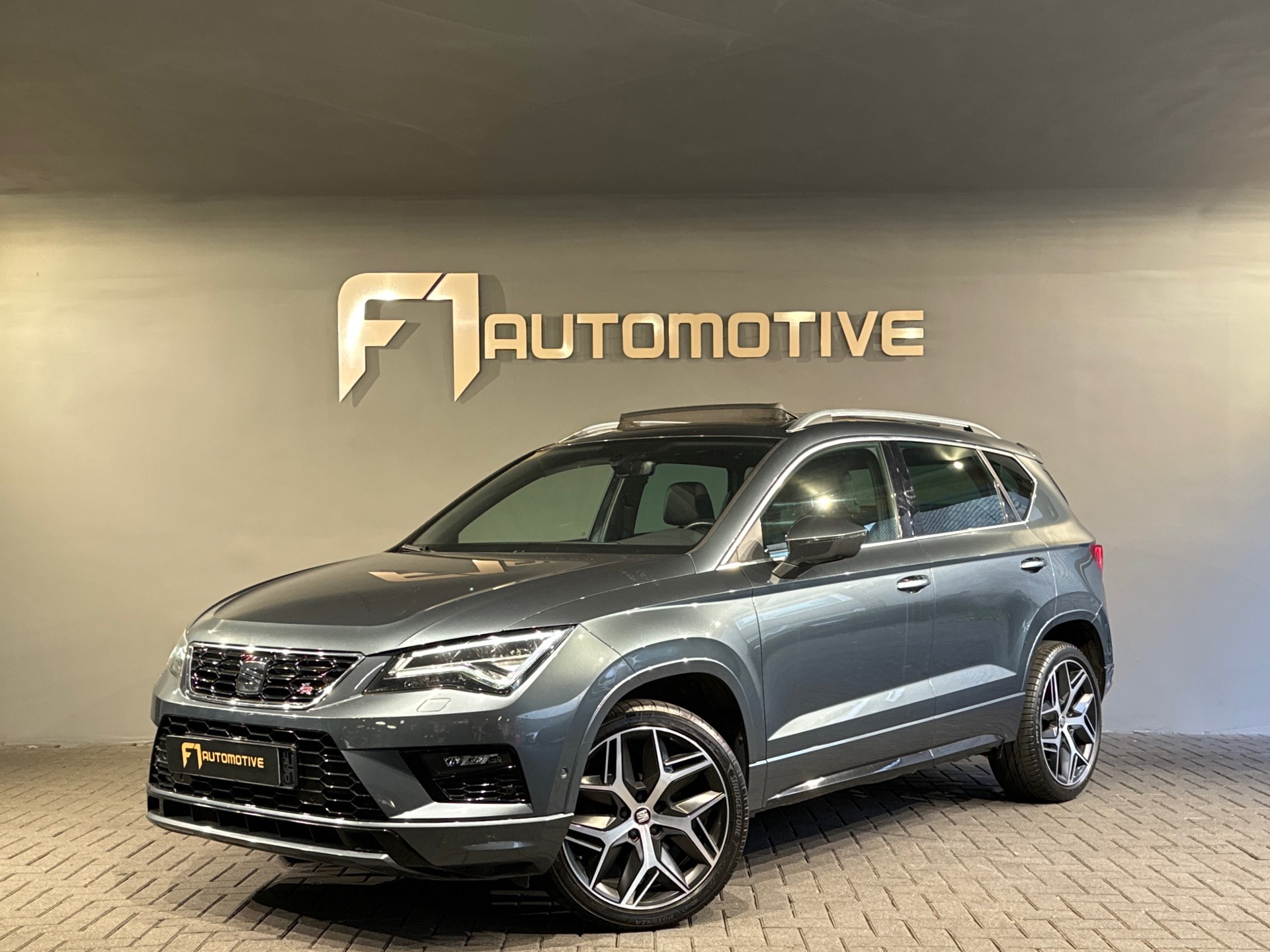 SEAT Ateca 1.5 TSI FR Pano|Keyles|Leer|Trekhaak|CarPlay|VOL 49219646-0.jpg | F1 Automotive