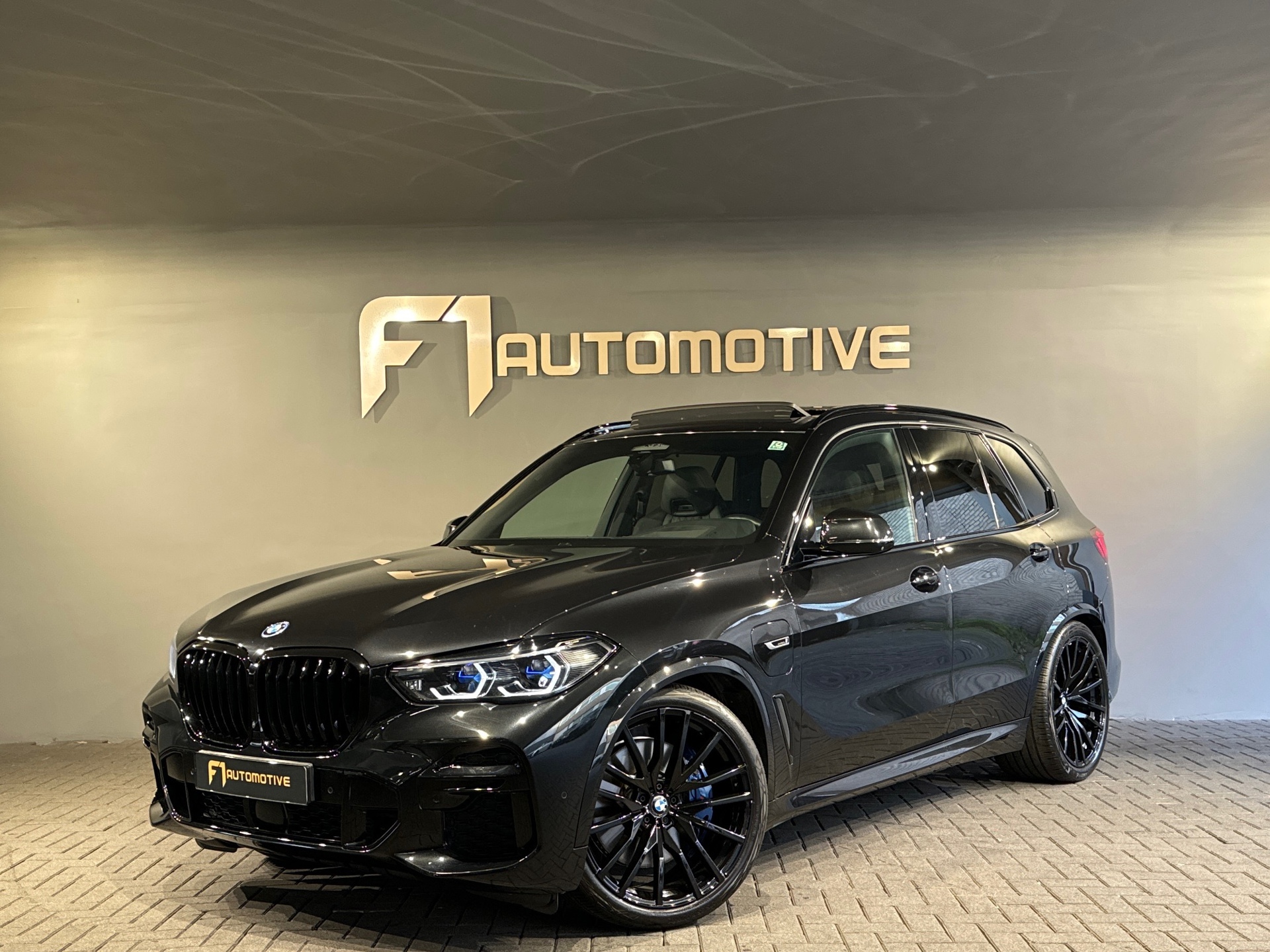 BMW X5 XDrive45e M Sport Pano|M Seat|HuD|Massage|Trekh|Carbon 49252869-0.jpg | F1 Automotive