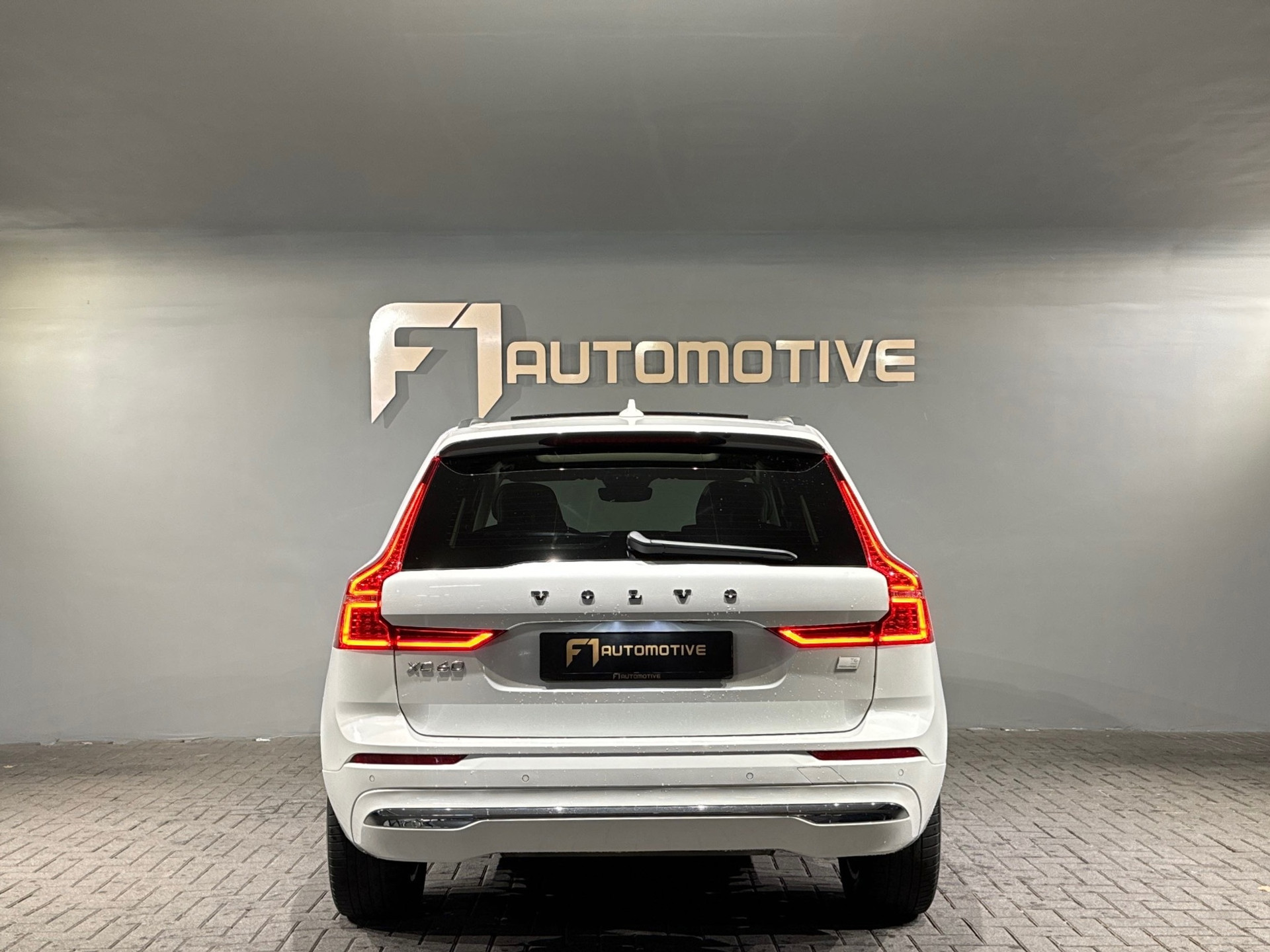 Volvo XC60 2.0 Recharge T6 AWD Inscription Pano|H/K|Keyless 49326303-10.jpg | F1 Automotive