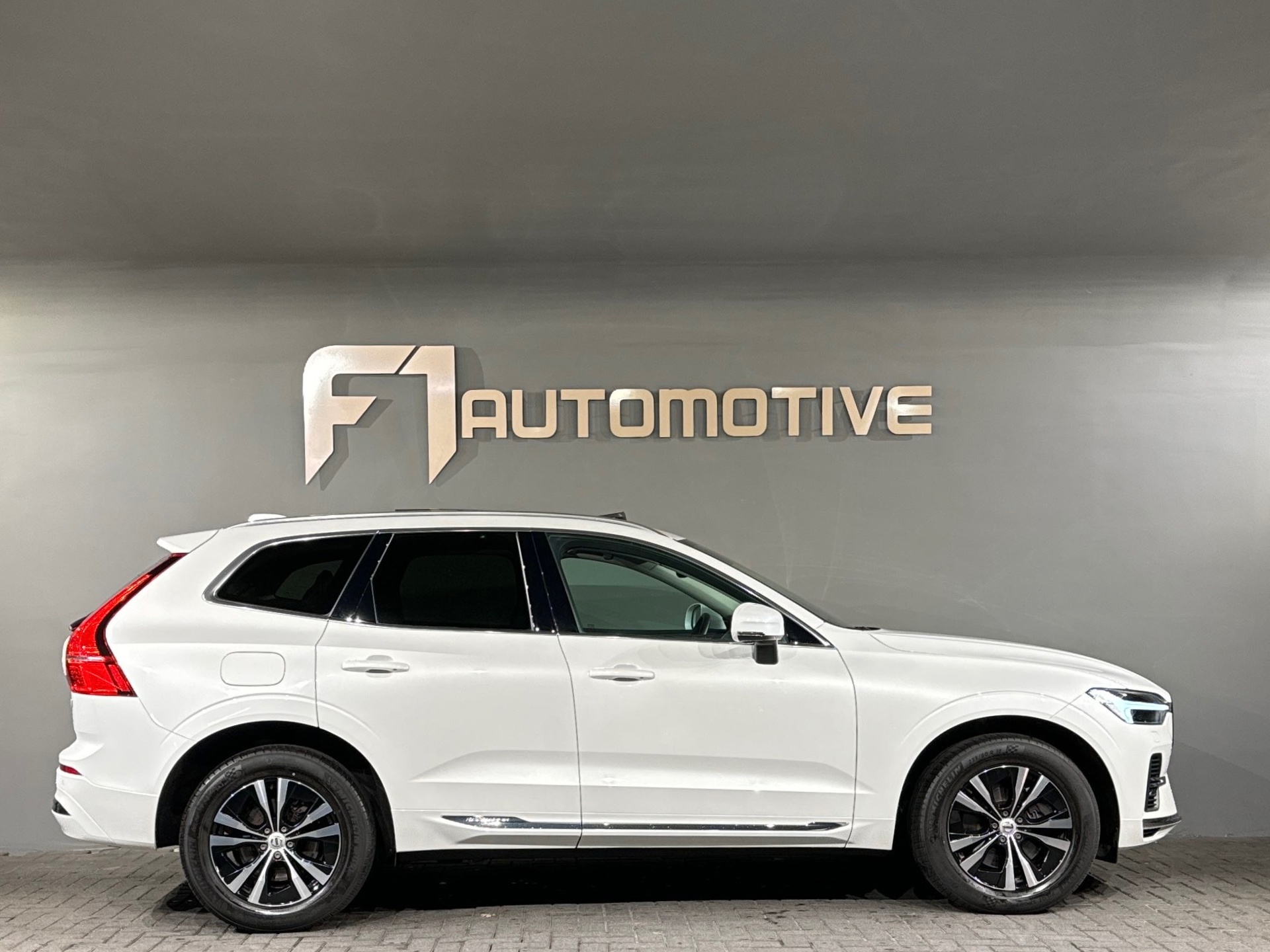 Volvo XC60 2.0 Recharge T6 AWD Inscription Pano|H/K|Keyless 49326303-11.jpg | F1 Automotive