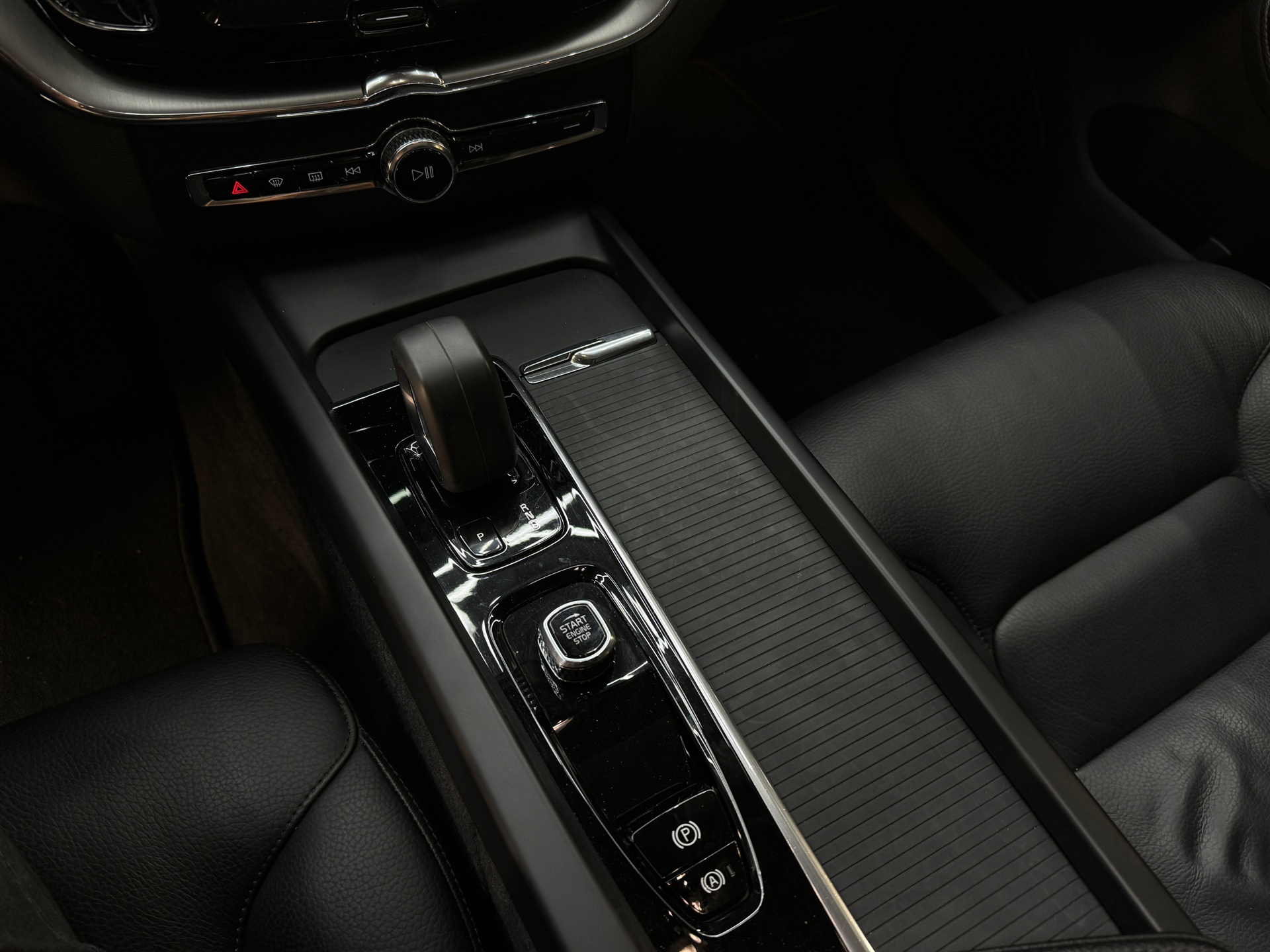 Volvo XC60 2.0 Recharge T6 AWD Inscription Pano|H/K|Keyless 49326303-15.jpg | F1 Automotive