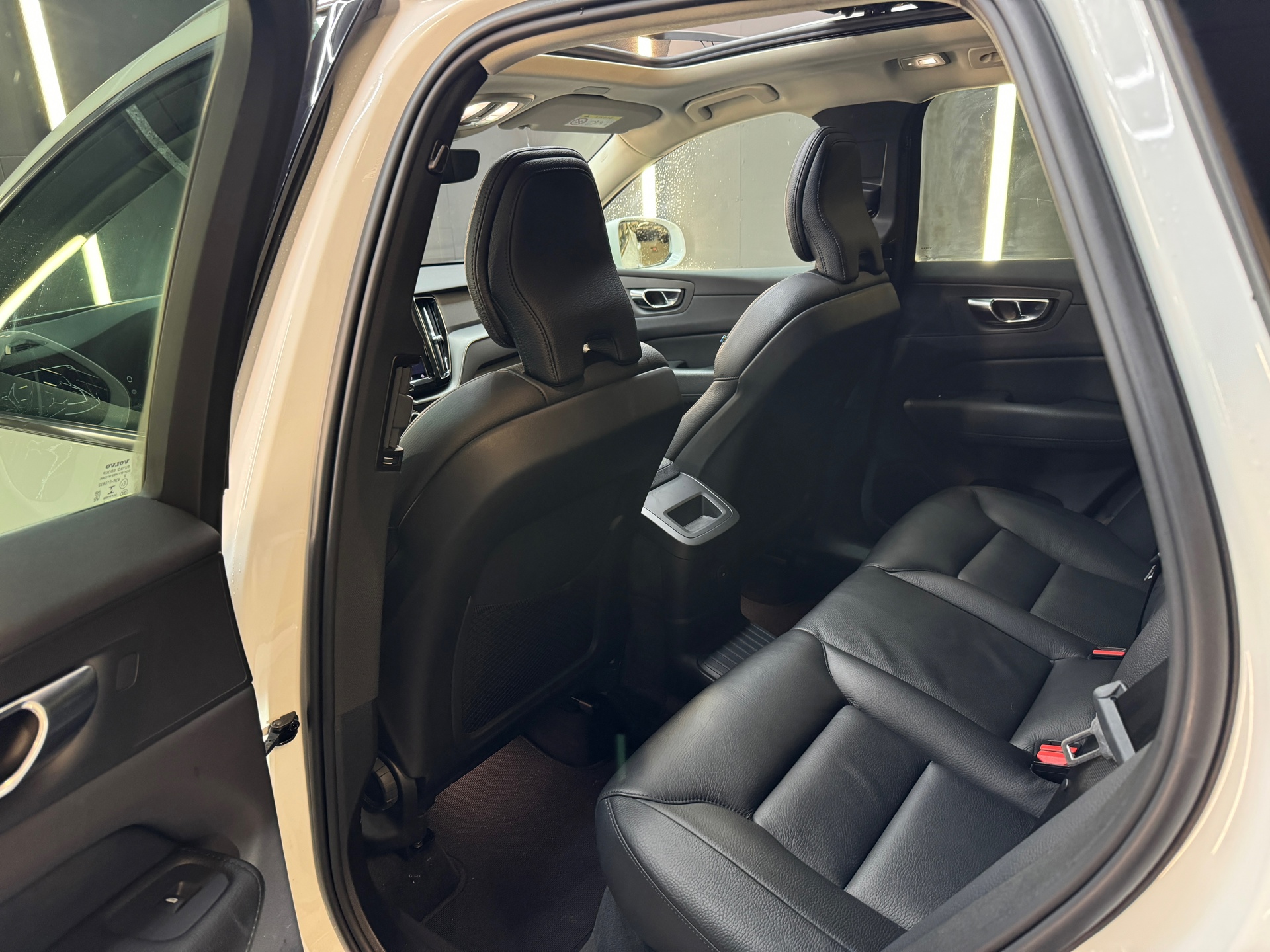 Volvo XC60 2.0 Recharge T6 AWD Inscription Pano|H/K|Keyless 49326303-18.jpg | F1 Automotive