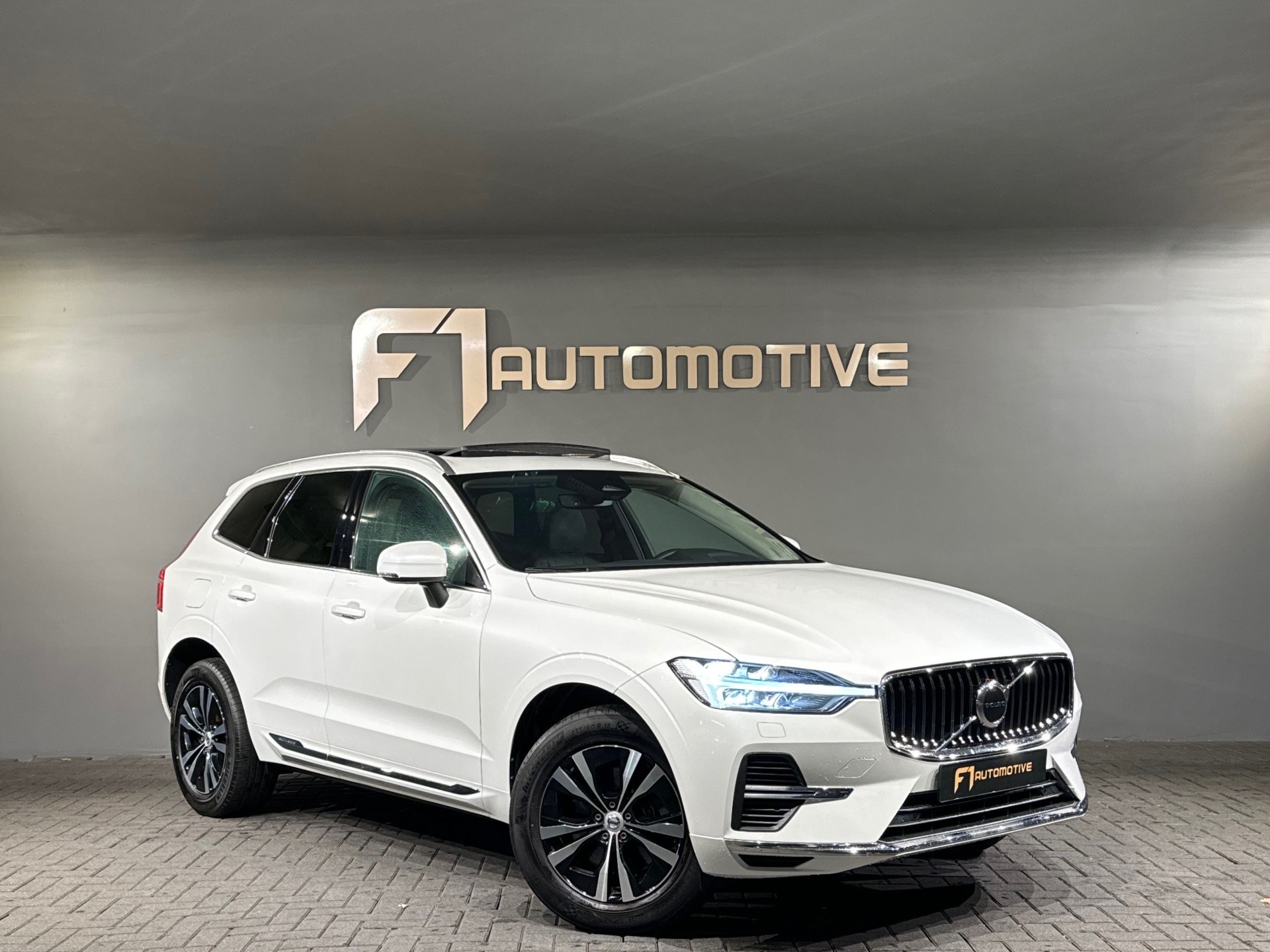 Volvo XC60 2.0 Recharge T6 AWD Inscription Pano|H/K|Keyless 49326303-6.jpg | F1 Automotive