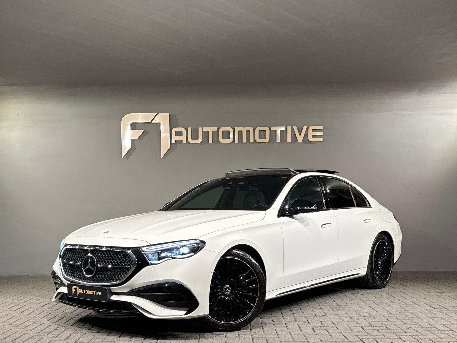 Mercedes-Benz E-Klasse 300 e AMG Sport Pano|Burmester|Memory 49459367-0.jpg | F1 Automotive