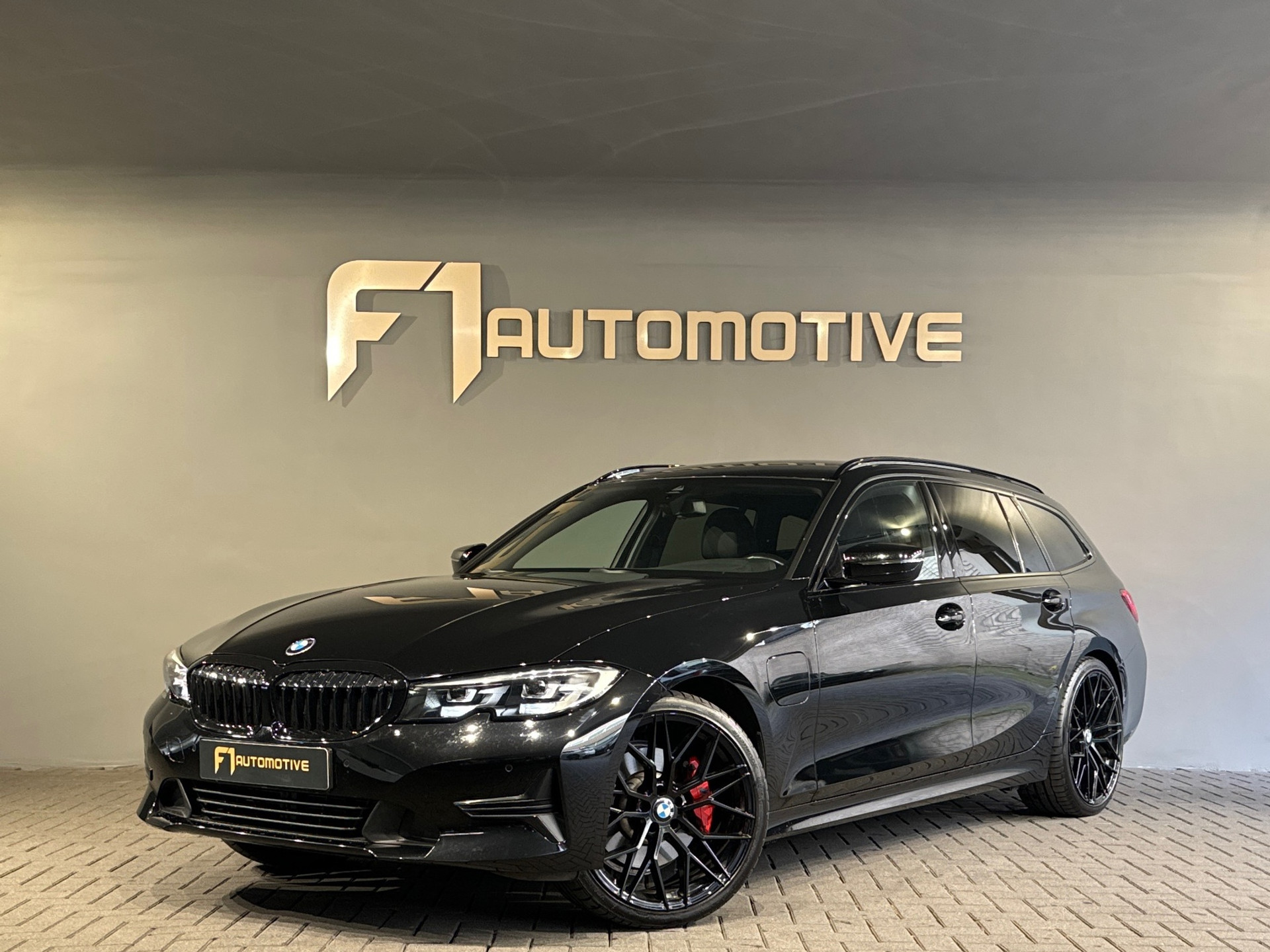 BMW 3 Serie Touring 330e High Executive M Sport Sfeer|CarPlay 49687092-0.jpg | F1 Automotive