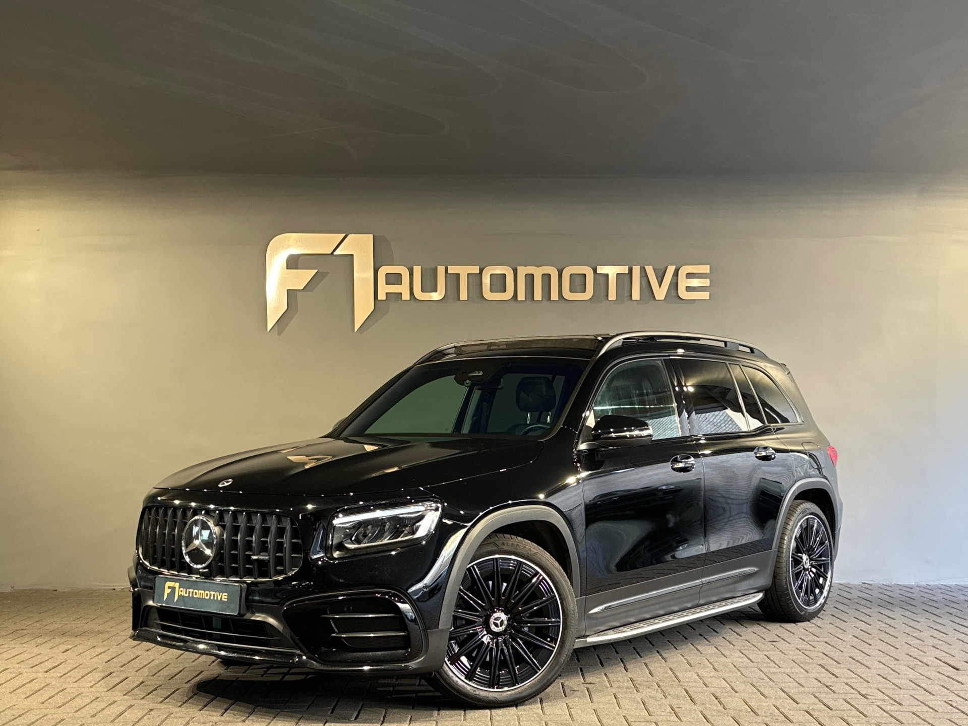Mercedes-Benz GLB 200 AMG 7p Pano|Sfeer|Trekhaak|Night|GLB35 49761945-0.jpg | F1 Automotive