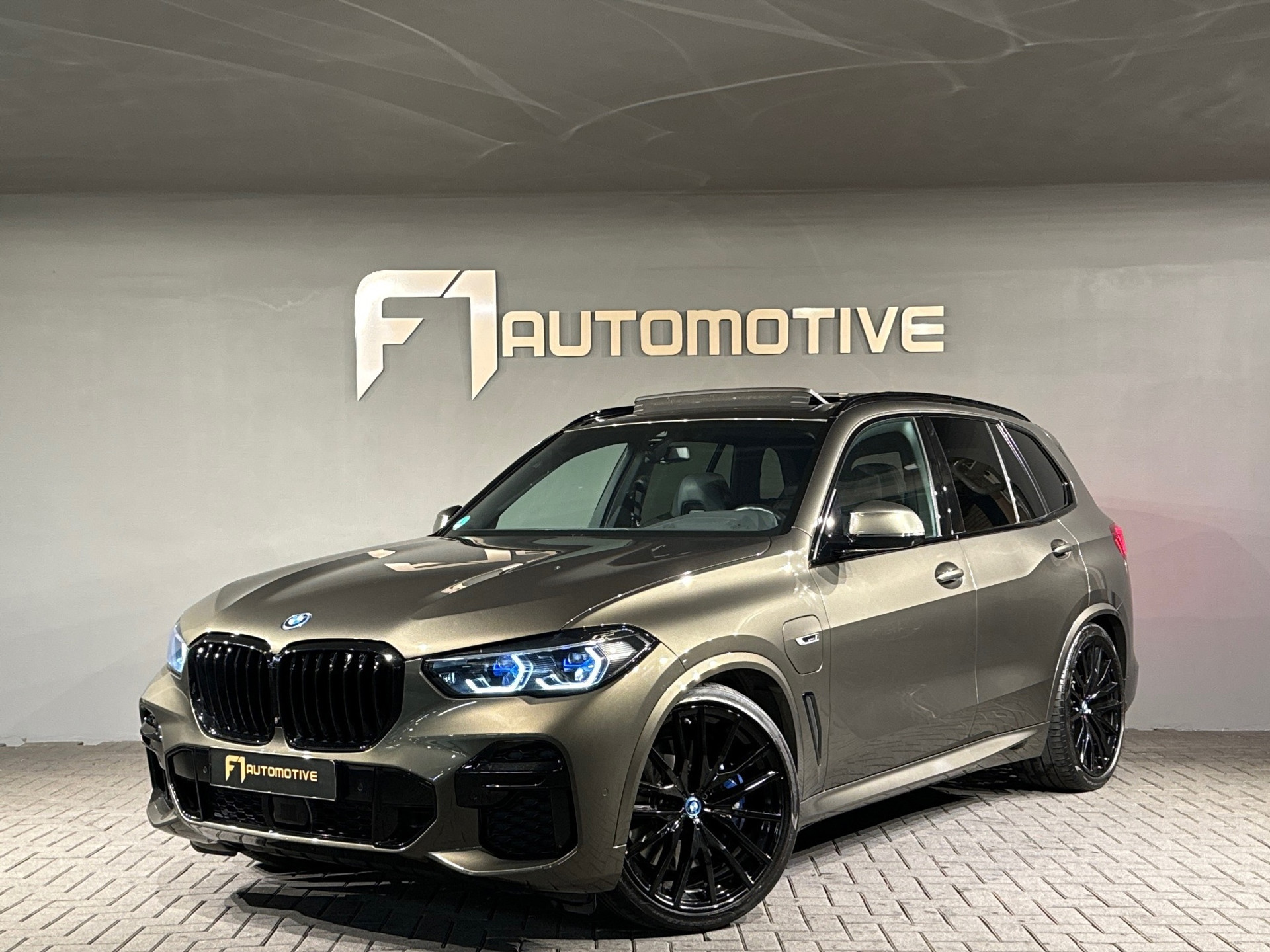 BMW X5 XDrive45e High Executive M Sport Pano|M Seat|H/K|HuD 50319264-0.jpg | F1 Automotive