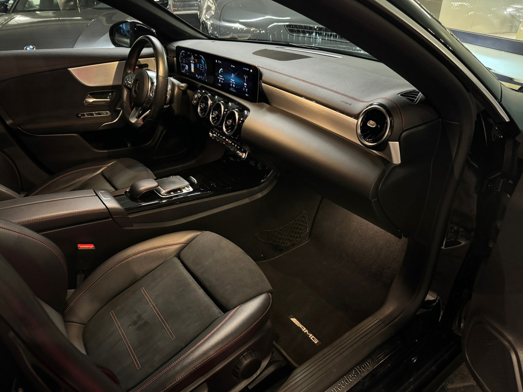 Mercedes-Benz CLA Shooting Brake 180 AMG Pano|Sfeer 51316253-30.jpg | F1 Automotive