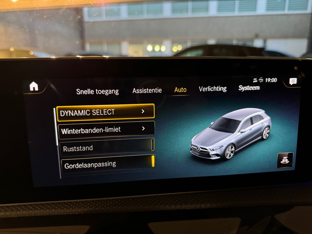 Mercedes-Benz A-Klasse 250 AMG Edition Premium+ Pano|Keyless|Camera| 52430805-29.jpg | F1 Automotive