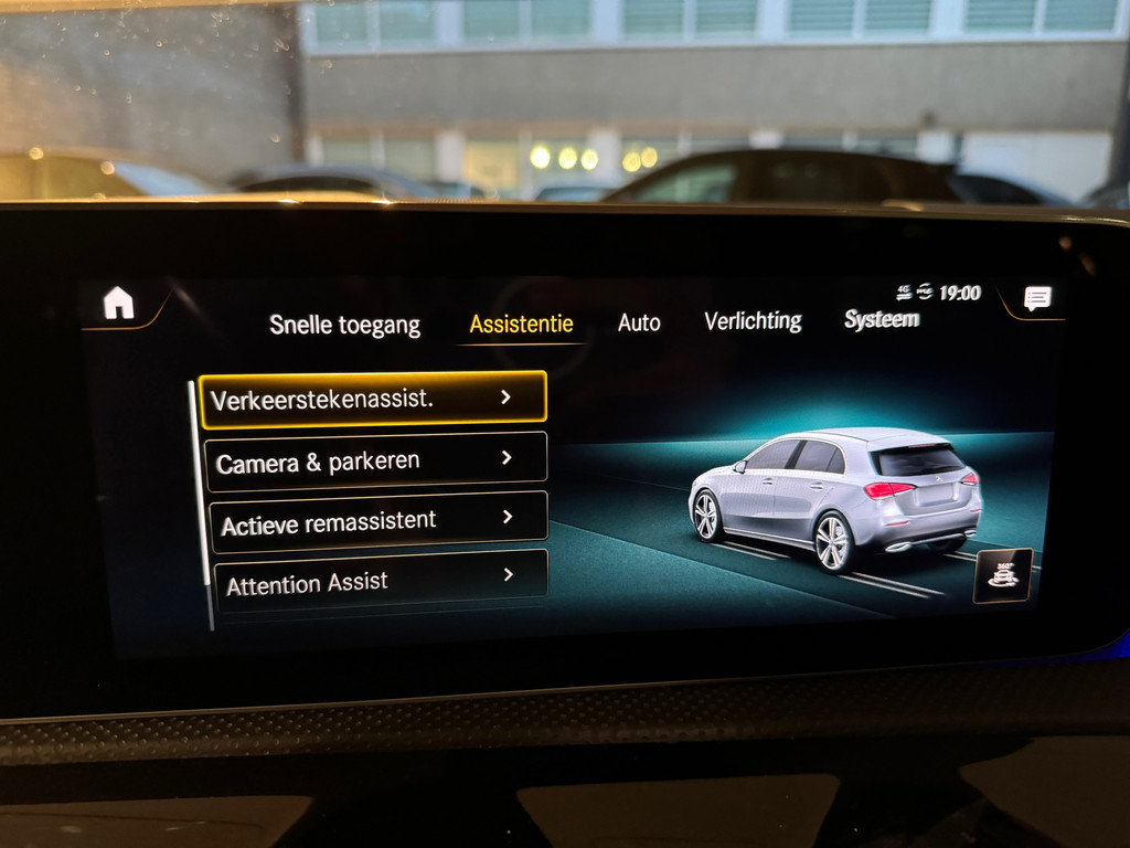 Mercedes-Benz A-Klasse 250 AMG Edition Premium+ Pano|Keyless|Camera| 52430805-31.jpg | F1 Automotive