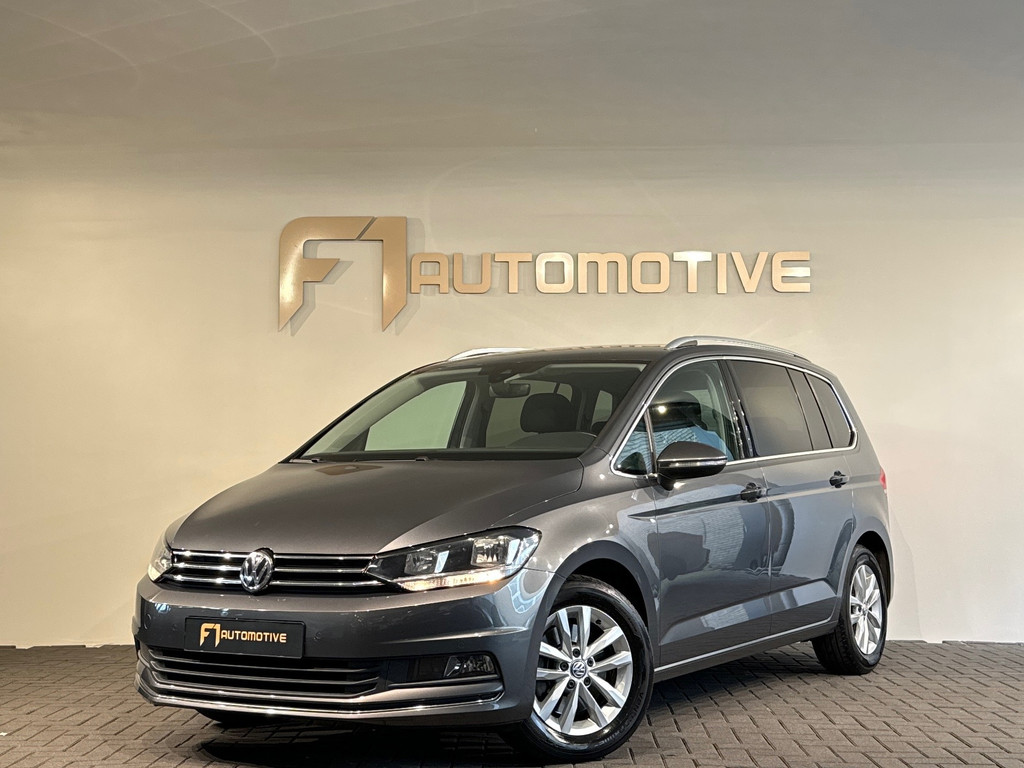 Volkswagen Touran 1.5 TSI Highline Business 7p Trekhaak|Camera 53474736-0.jpg | F1 Automotive