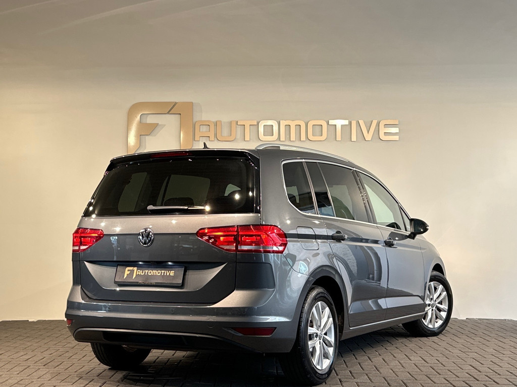 Volkswagen Touran 1.5 TSI Highline Business 7p Trekhaak|Camera 53474736-2.jpg | F1 Automotive