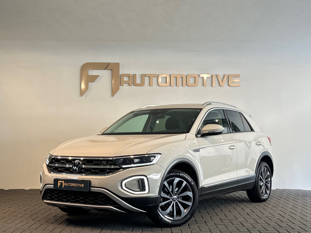 Volkswagen T-Roc 1.5 TSI R-Line Keyless|Sfeer|IQ|Camera|Lane 54128855-0.jpg | F1 Automotive