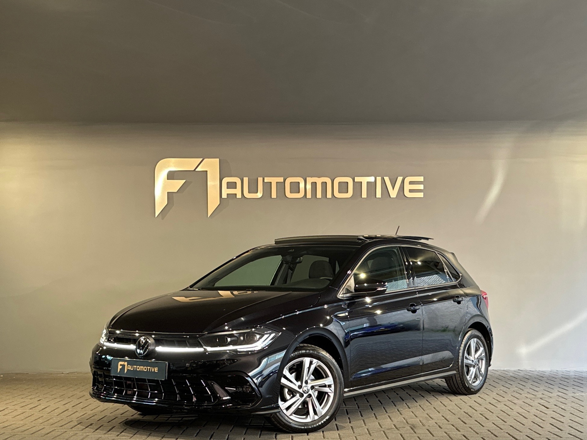 Volkswagen Polo 1.0 TSI R-Line Business Pano|IQ Light|Camera 45860462-0.jpg | F1 Automotive